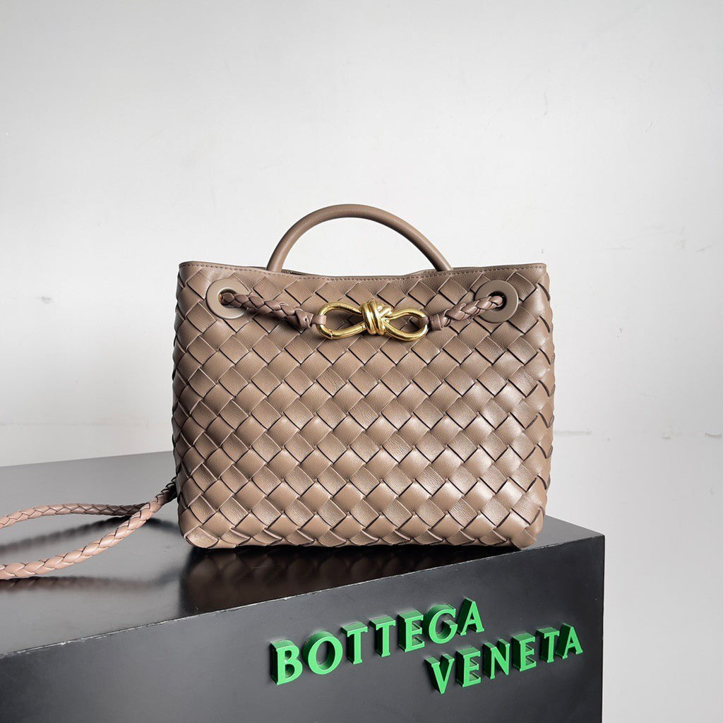 Bottega Veneta Andiamo Leather Woven Square Crossbody Bag Elegant Casual Handbag #194707