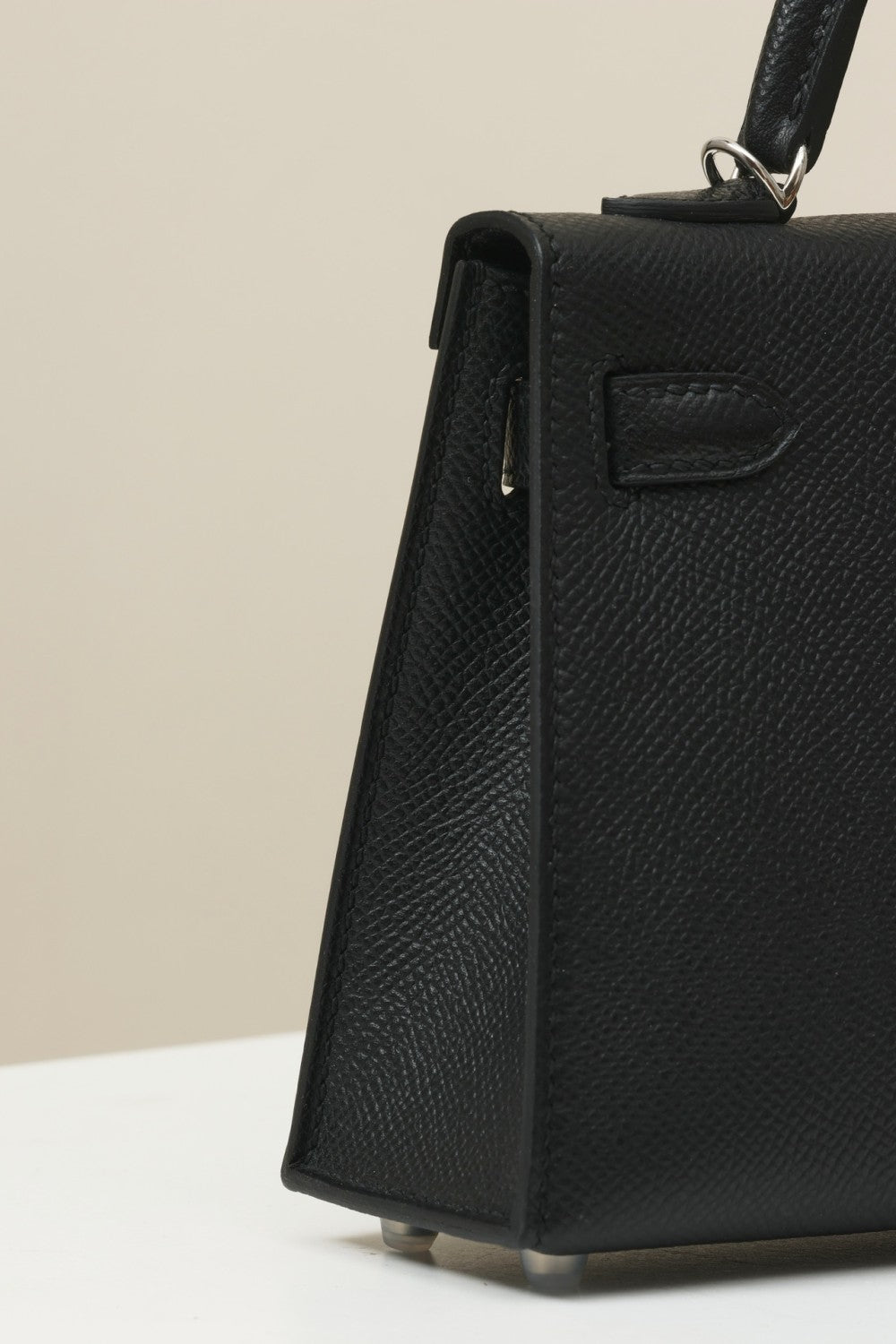 Hermes Solid Color Handbag Temperament Metal Buckle Kelly Bag Accessories Handcrafted Leather Bag From The Original Factory's Premium Custom Collection #74557