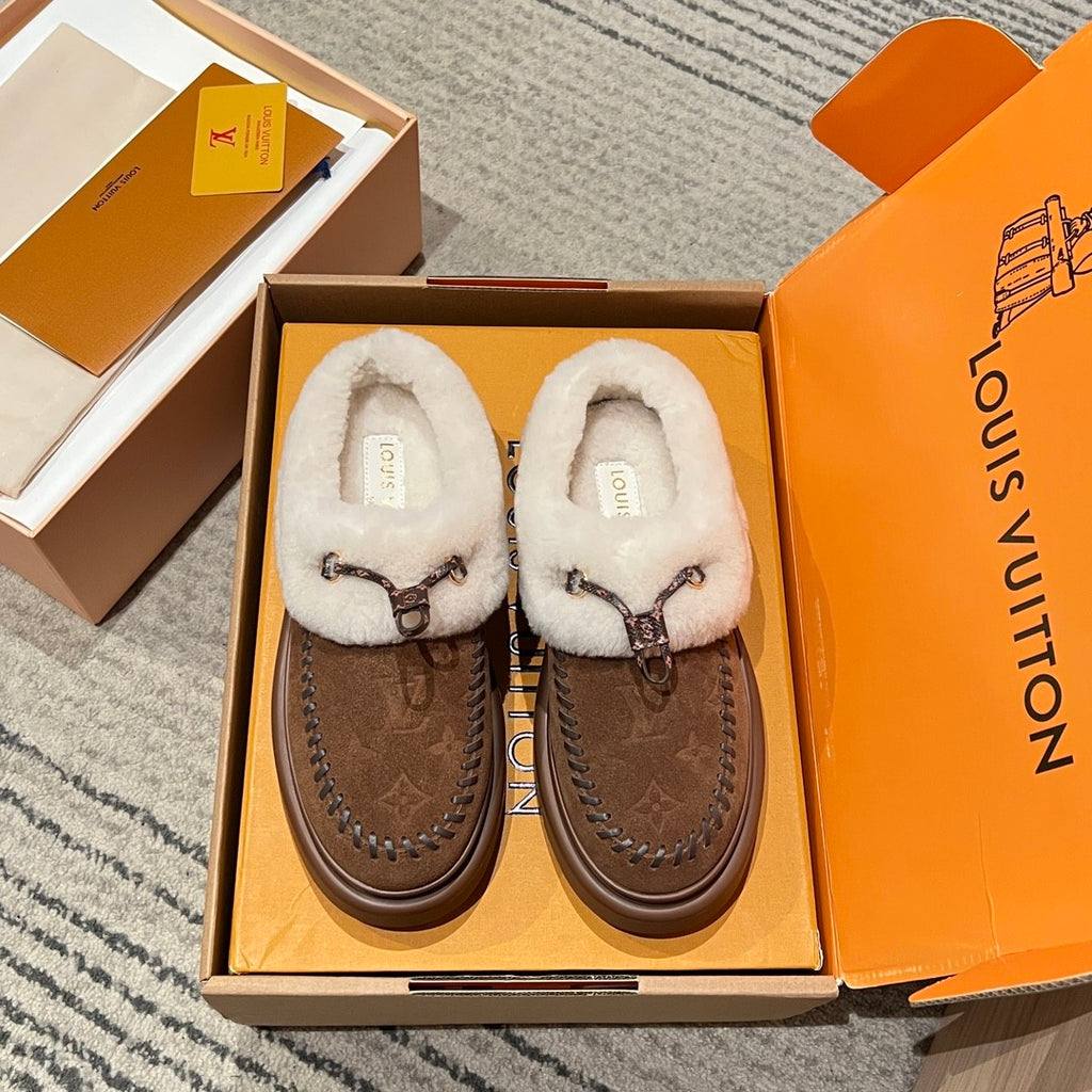 Louis Vuitton Women's SKI Cortina Closed Mule #333452