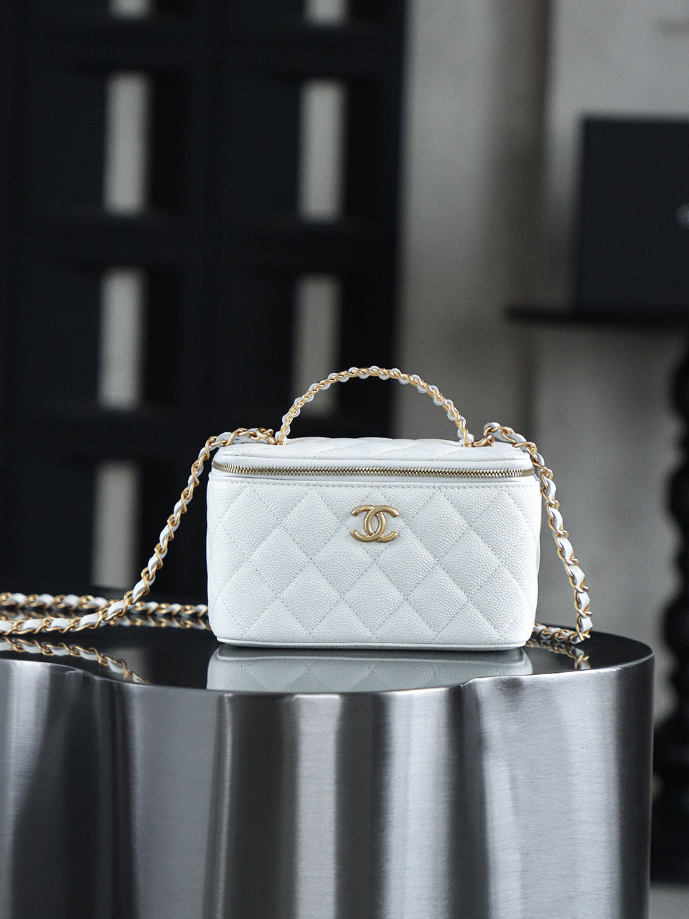 Chanel Women's Solid Color Chain Shoulder Grain Embossed Calfskin Box Bag Tote Shoulder Bags #75595