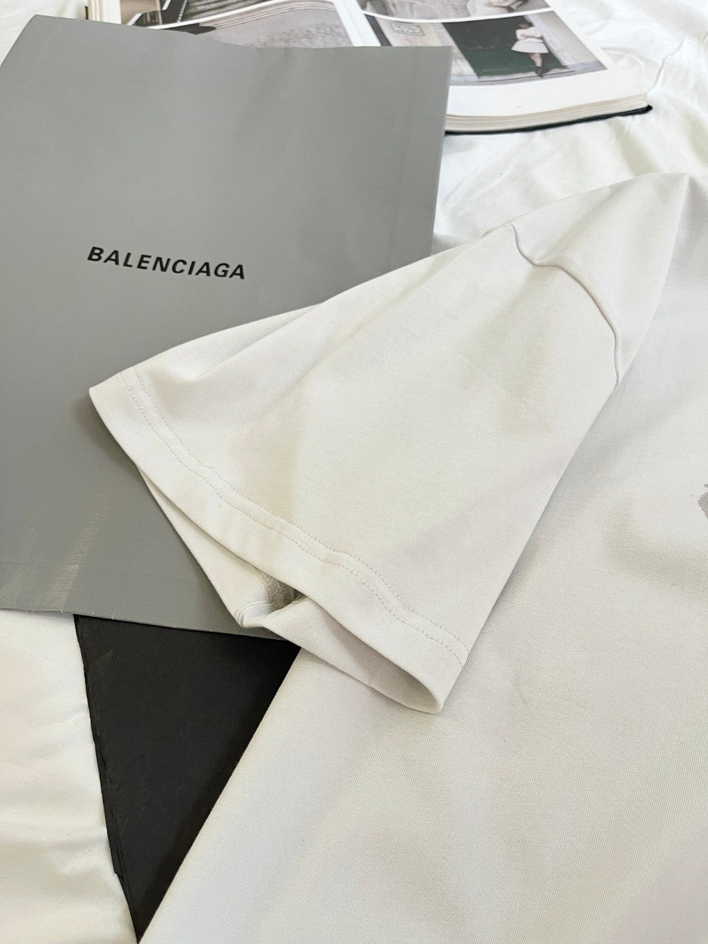 Balenciaga Men's And Women's Summer Graphic Print White Round Neck Cotton Short Sleeve T-shirt #75926