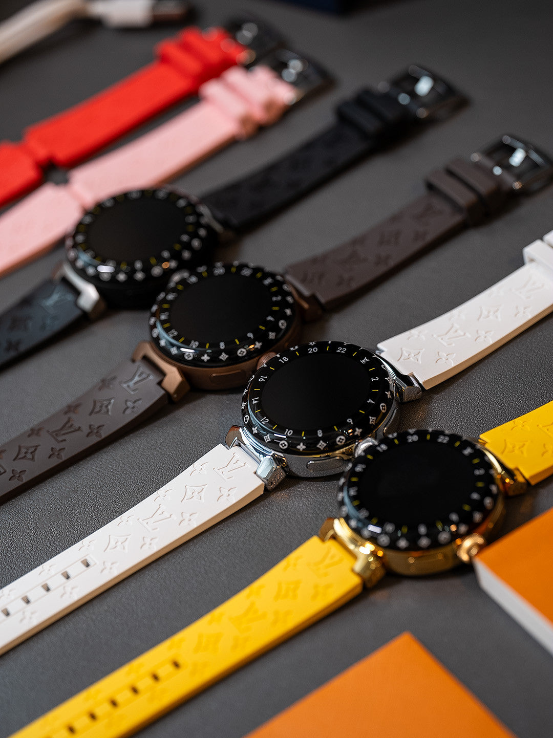 Louis Vuitton Tambour Horizon Light Up Connected Watch Men's Women's Fashion Accessories Diameter 44mm1.2 Inch Round Amoled Full Touch Screen Resolution 390*390 Sensor Actuator Life Waterproof Smart Watch #81447