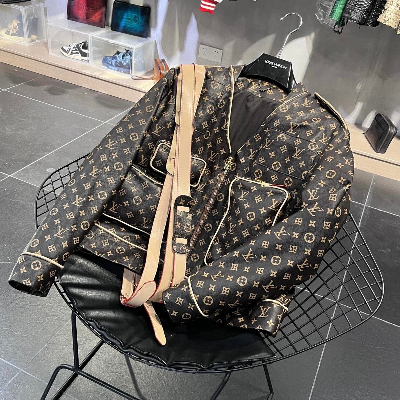 Louis Vuitton V-neck Leather Jacket With Multiple Pockets #96162