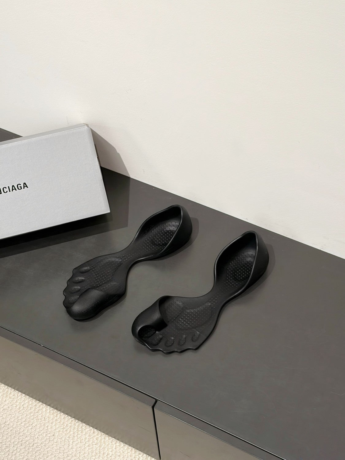 BALENCIAGA Men's Zero Sneaker #378593