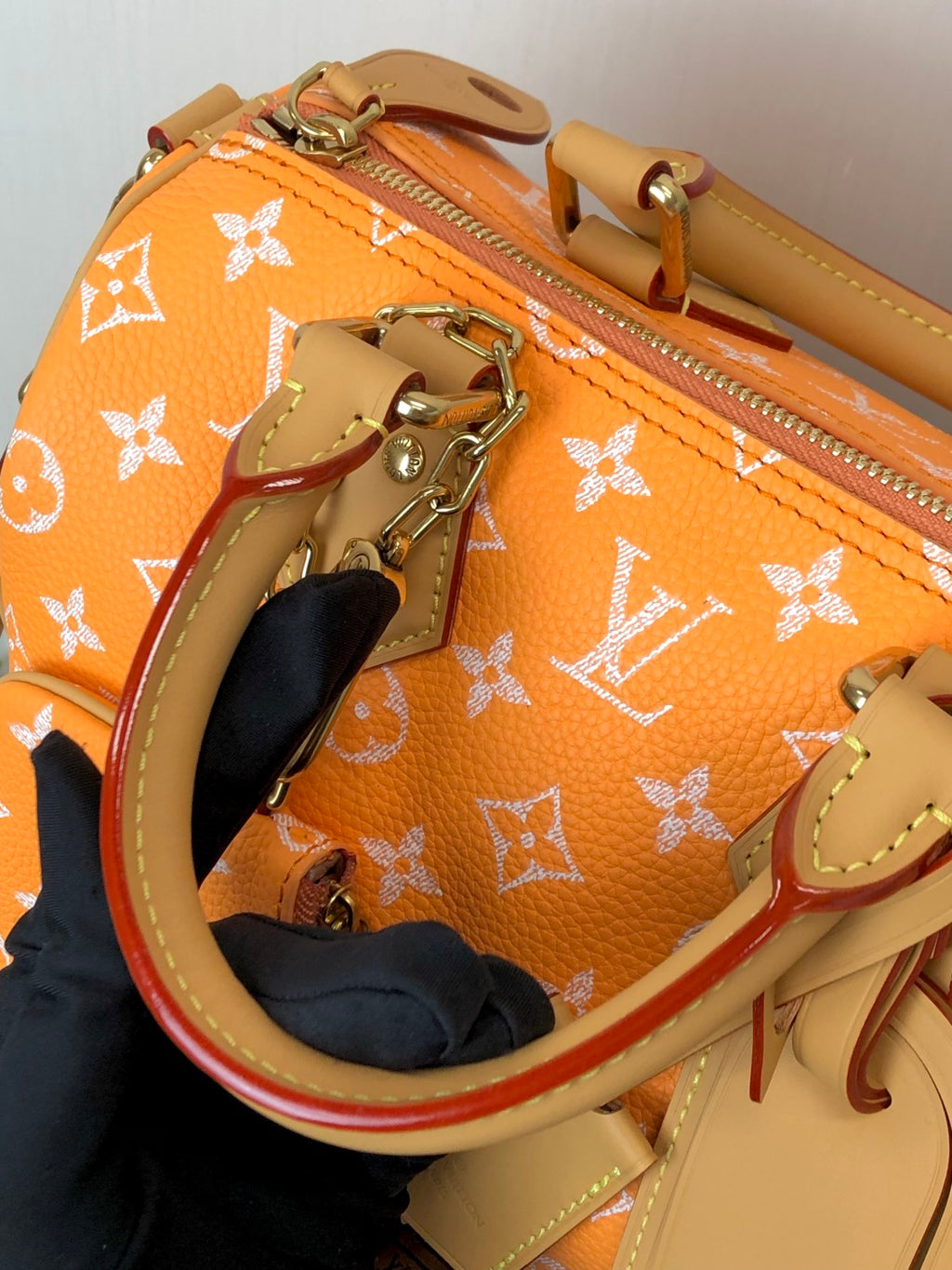 Louis Vuitton Women's Fashion Classic Cream Orange Logo Zipper Closure Leather Shoulder Bag Handbags In Small Medium And Large Sizes Crossbody Bag Bags #78653