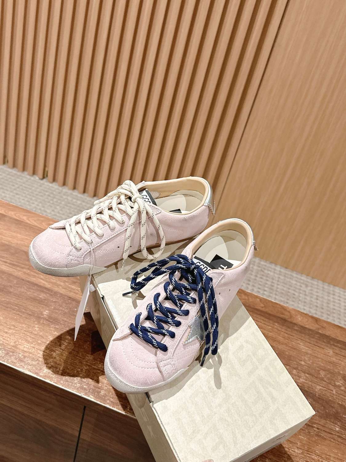 Golden Goose Men's and Women's Solid Colours Stars Dirty Shoes Round Toe Cowhide Low Top Two Colours Lace Casual Shoes #76749