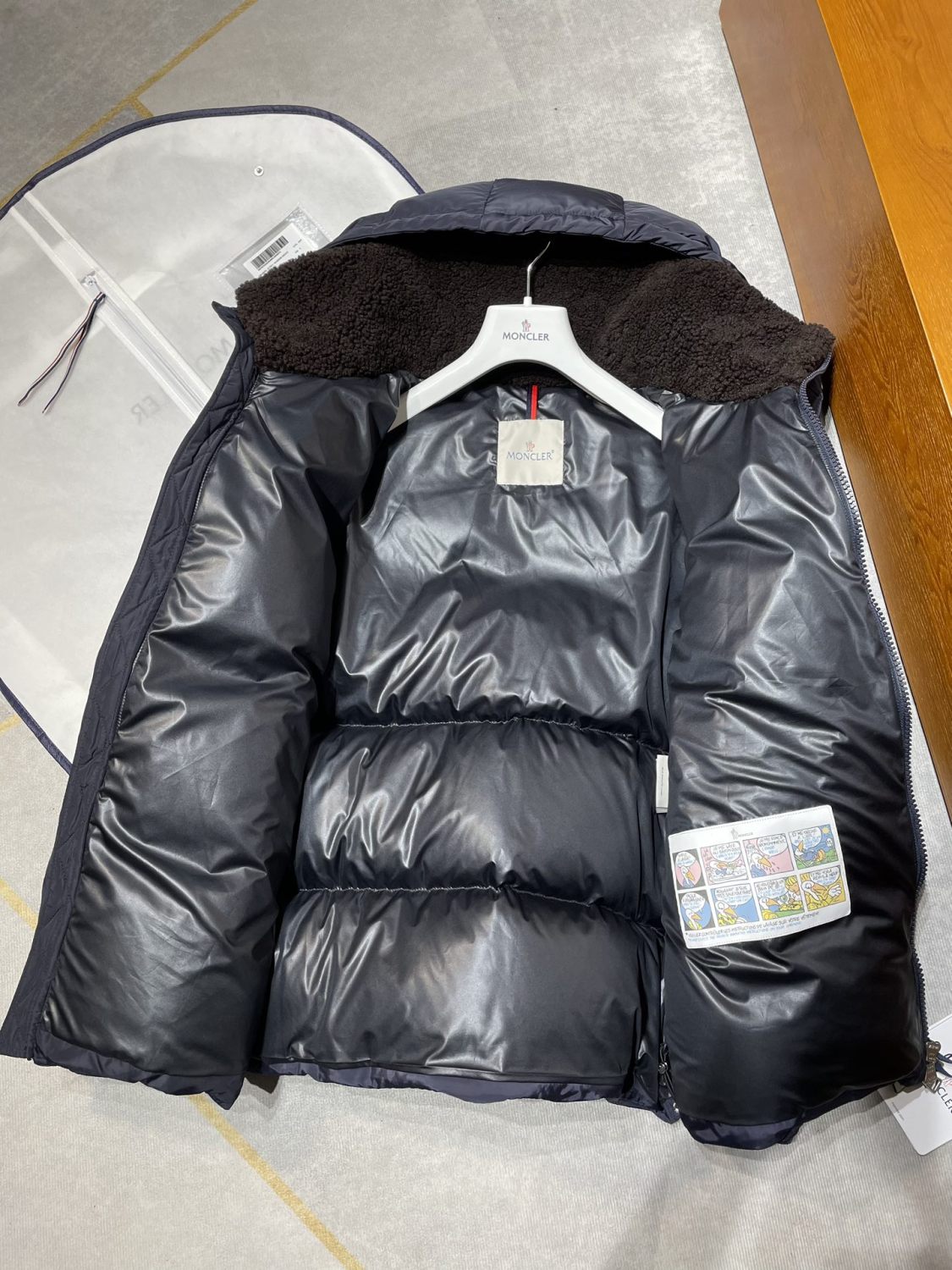 Moncler Men's Autumn and Winter Solid Color Zipper Detachable Hood Short Long Sleeve Puffer Down Jacket #73324