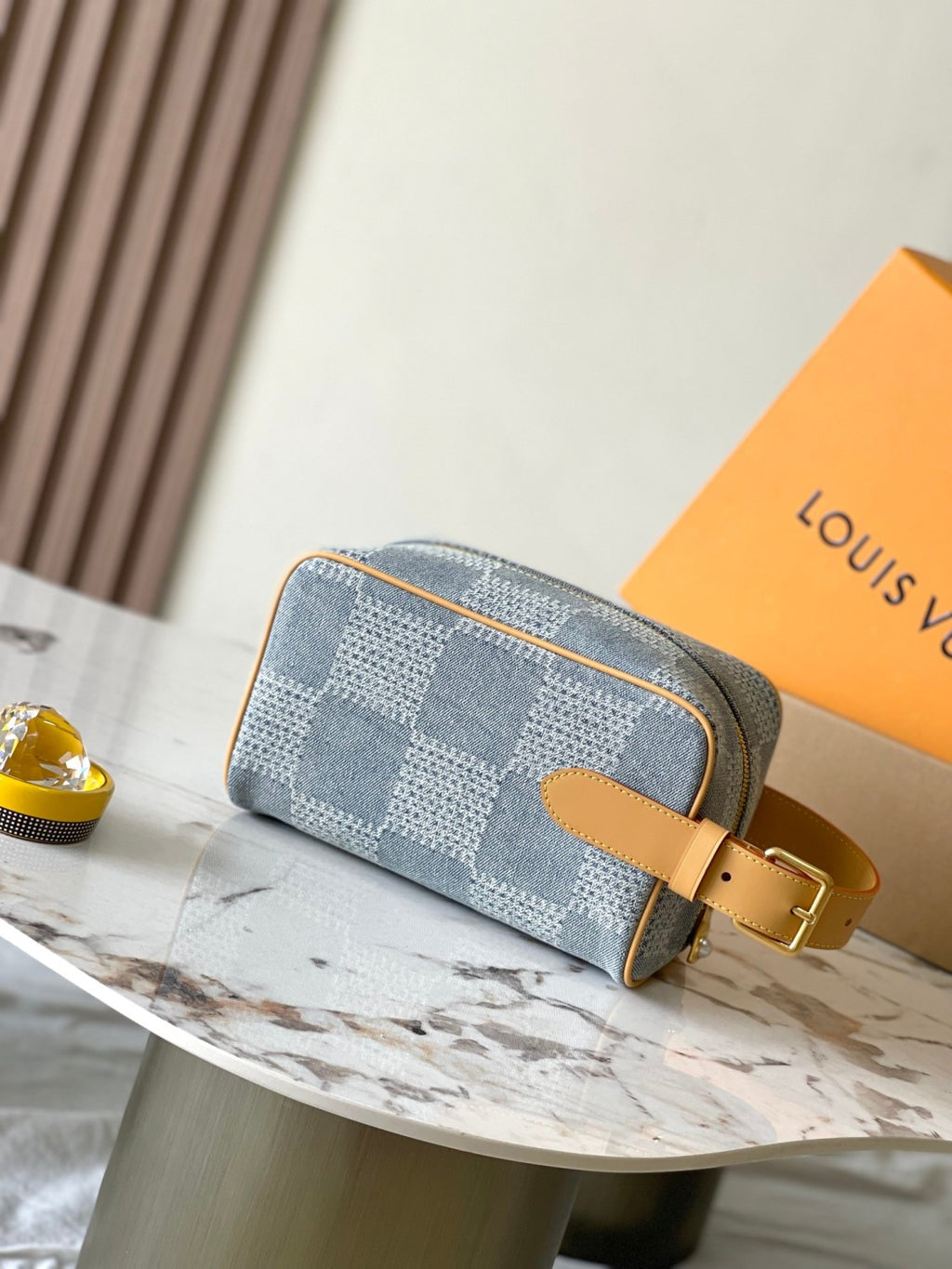 Locker Dopp Kit Louis Vuitton Women's Adjustable Shoulder Strap Checkerboard Design Zip Closure Denim Tote Bag Bags #76849