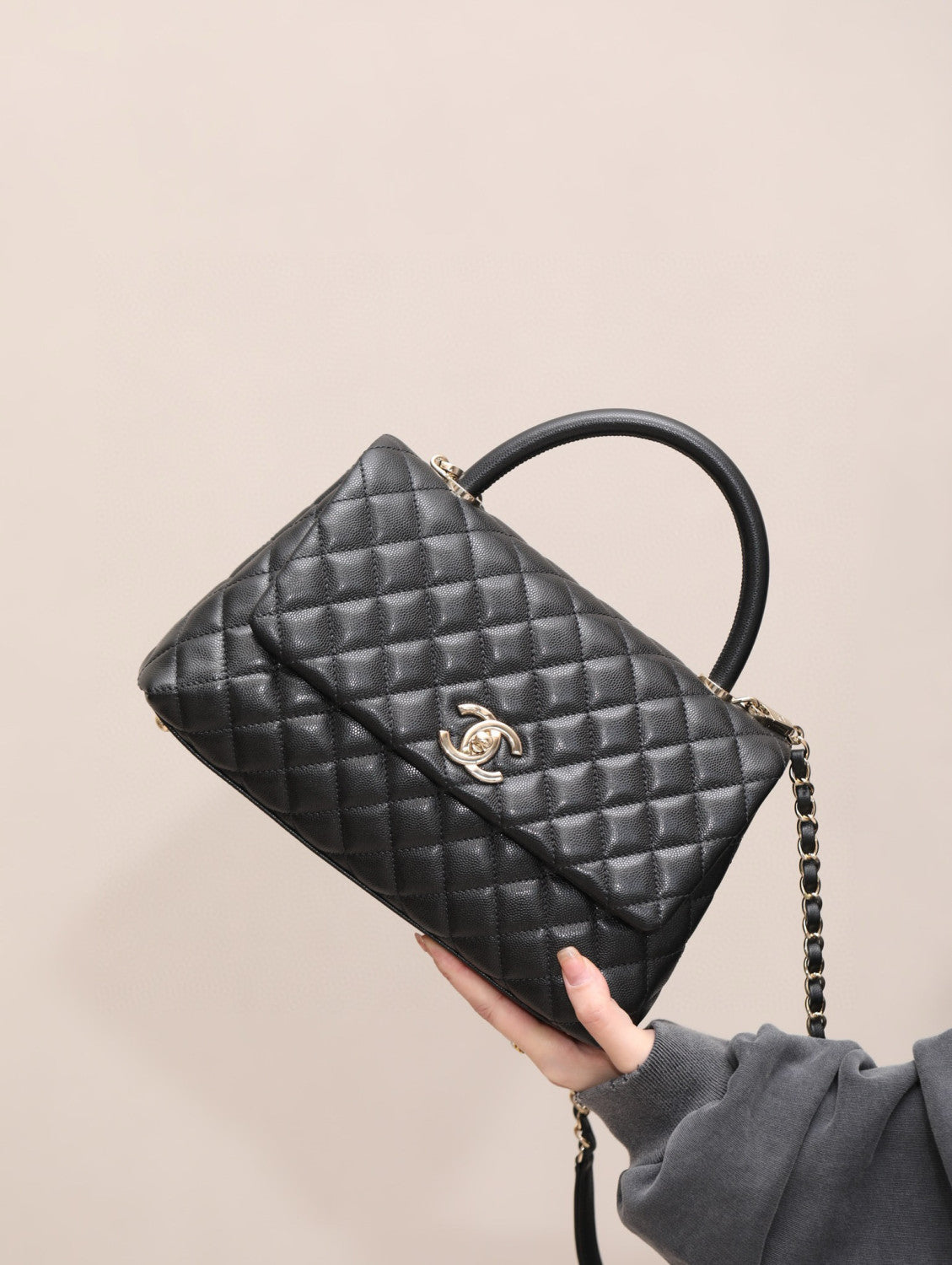 Chanel COCO Handle 16 Classic Logo Black Gold Leather Caviar Chain Shoulder Crossbody Mini Small Medium Women's Spring Summer Black Bag Bags #81386