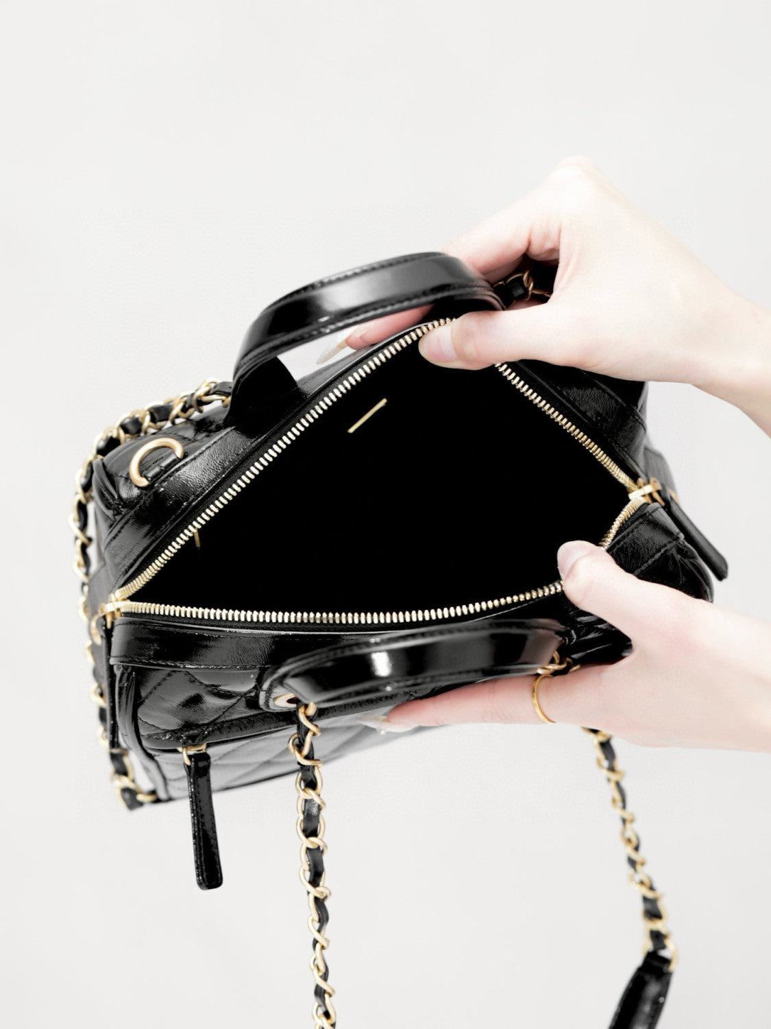 Chanel Women's Solid Color Lacquered Grained Calfskin Handbag Shoulder Bag Bowling Bags #77763