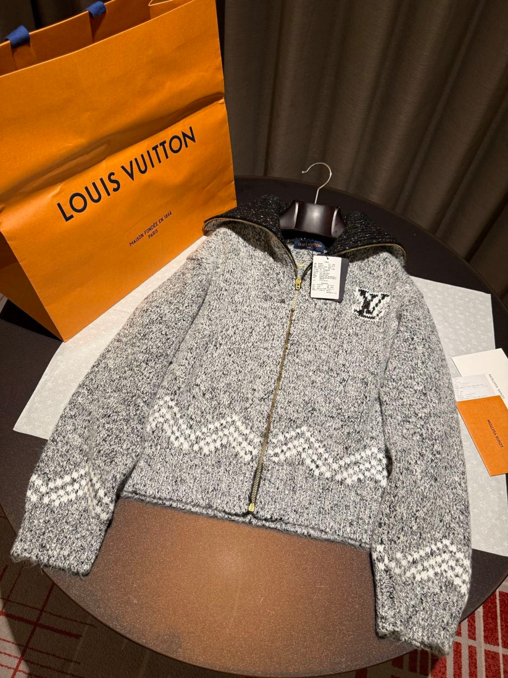 Louis Vuitton Men's & Women's Fall/Winter Fashion Casual Zipper Collar Knit Waist-cinched Sweater Jacket #78668