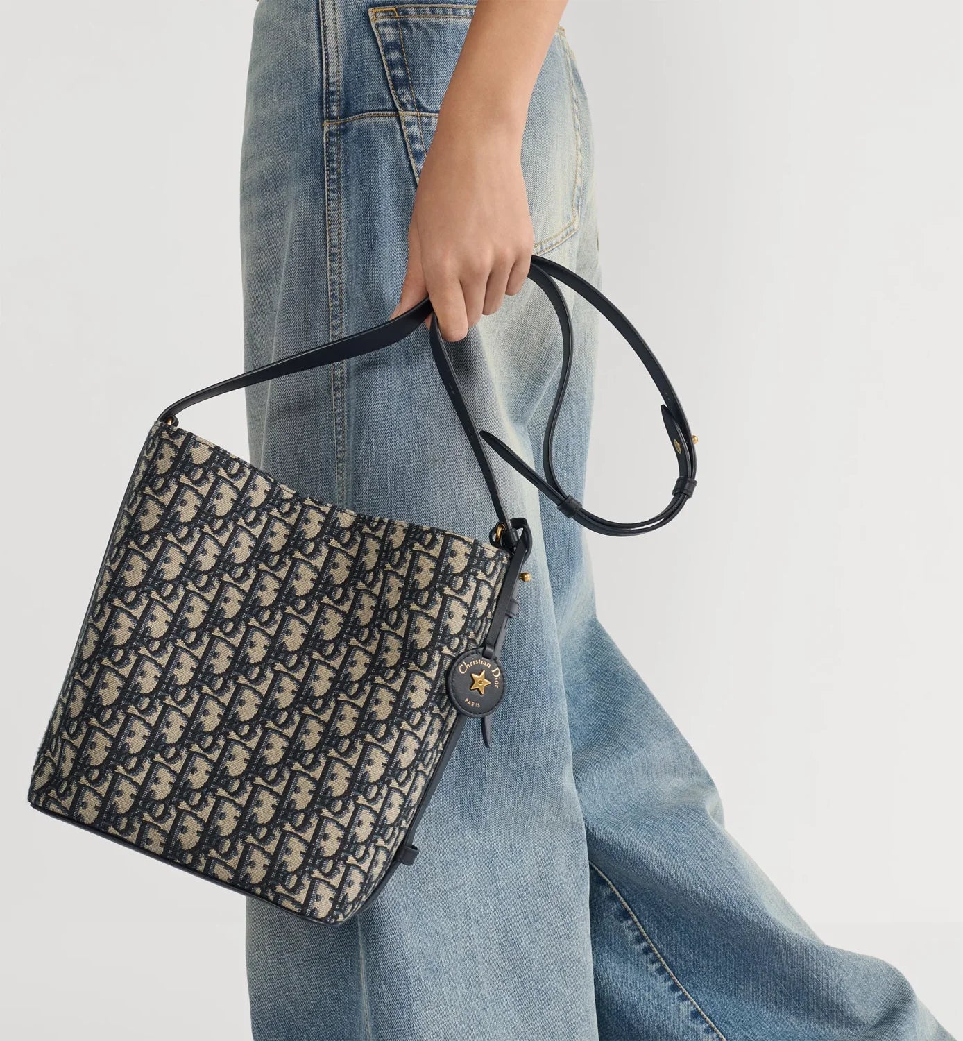 Dior Women's Mini Bags #332585