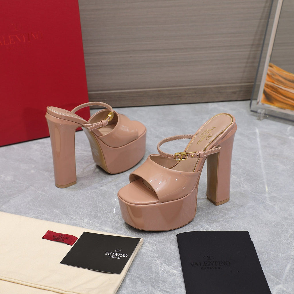 Valentino Spring And Summer Waterproof Platform Patent Leather High Heels Fashion Heightening Sexy Temperament Elegant Slippers Sandals Shoes Waterproof Platform 4cm Heel Height 15.5cm #81145