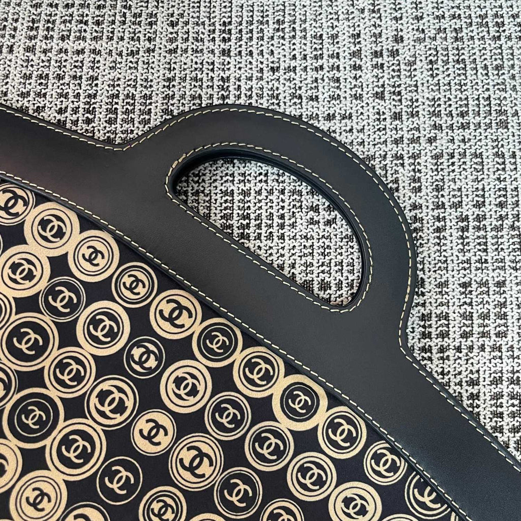 Chanel Women's Vintage Coin Clutch Bag Fashionable Luxurious Exquisite. Elegant Large Bag & Document Case Bags #81872A