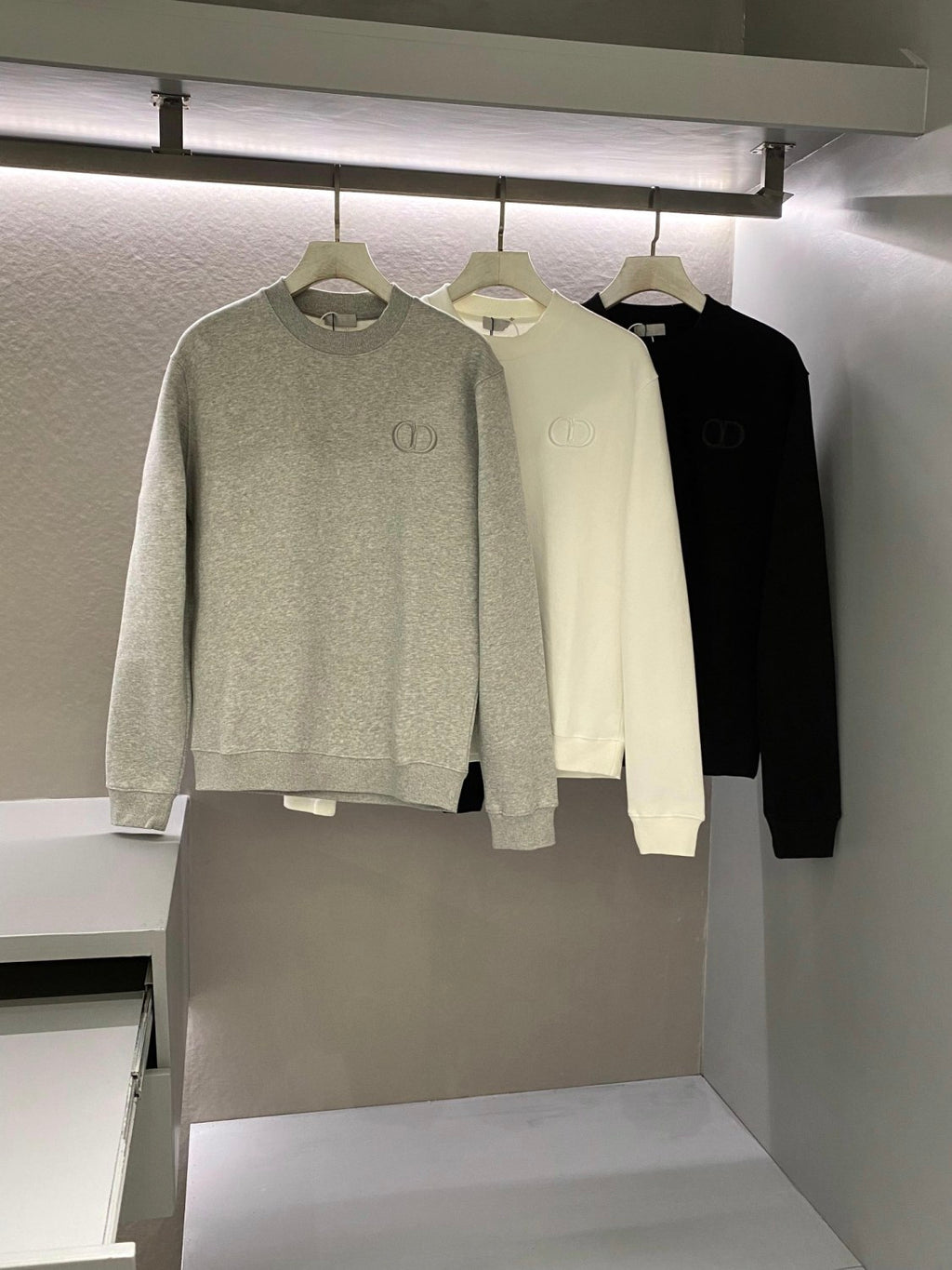Dior Men's Spring and Autumn Solid Color Embroidery Letter Logo Round Neck Cotton Long Sleeve Sweatshirt Pullover #72911