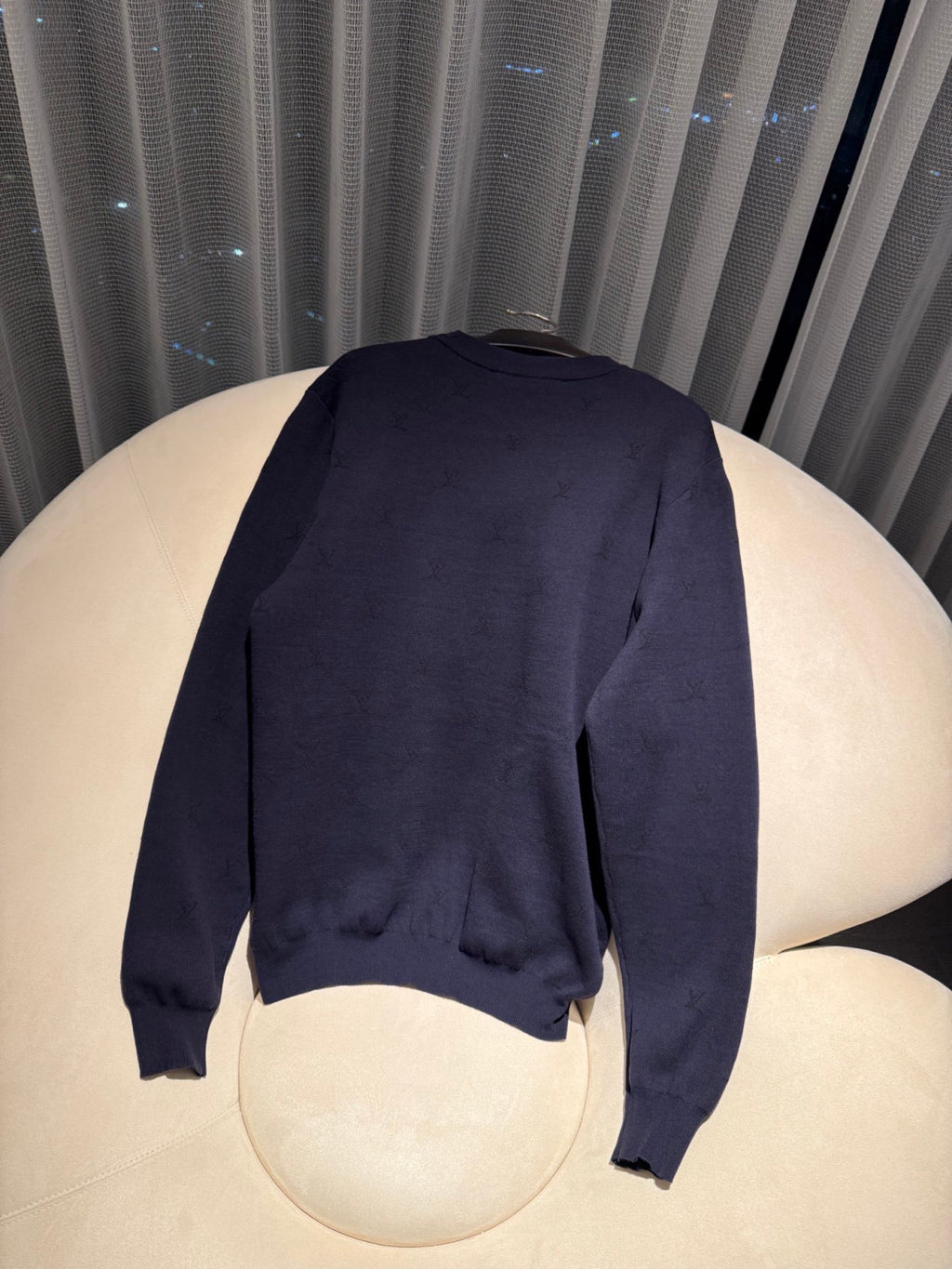 Louis Vuitton LV Blason Long-Sleeved Crewneck #335724