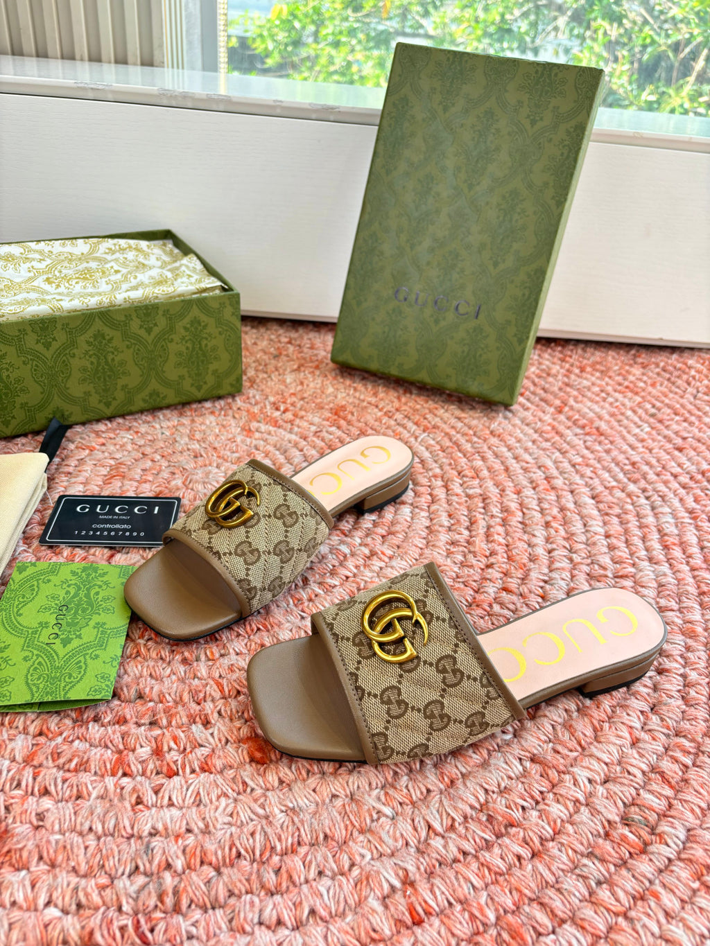 Gucci Platform Slippers Mules #377885
