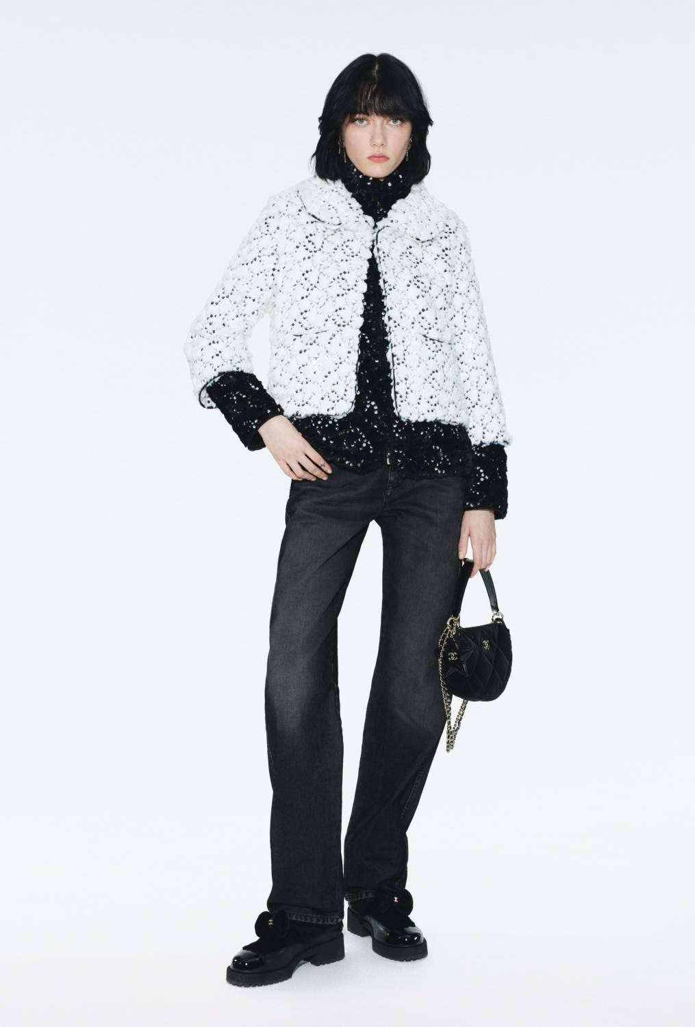 Chanel Chain Handbag Velvet Texture #333647