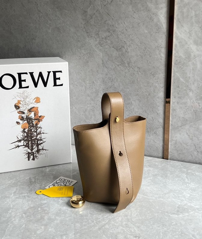Loewe Mini Pebble Bucke #376317