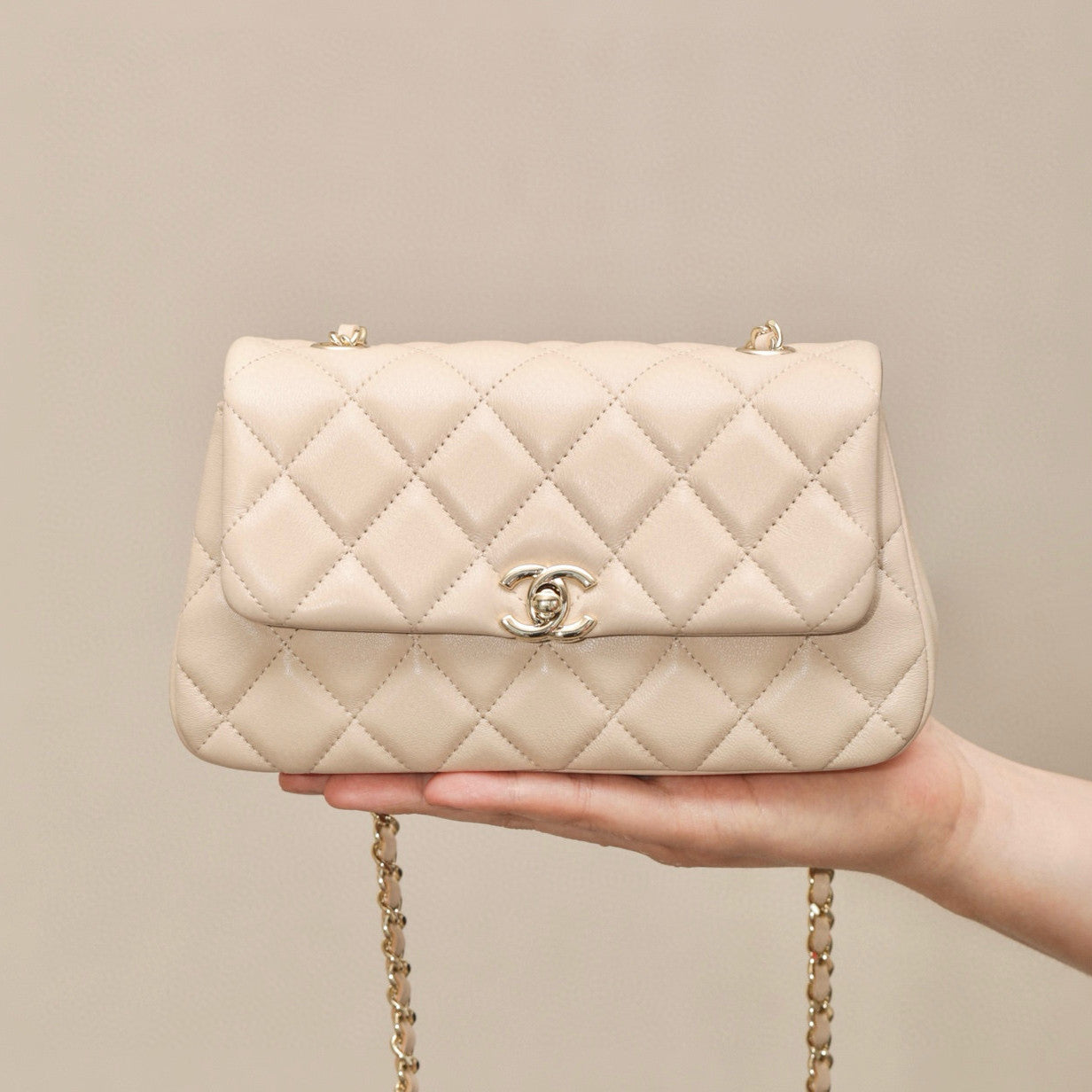 Chanel Women's Solid Color Diamond Pattern Sheepskin Chain Shoulder Strap Crossbody Bag Bags #77781