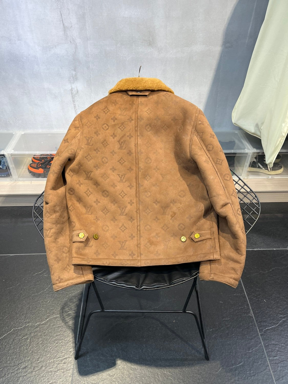 Louis Vuitton Monogram Embossed Sheepskin Lapel Single Breasted Long Sleeve Leather Jacket Zipper Fashion Vintage Hair Collar Jacket Coat #71612