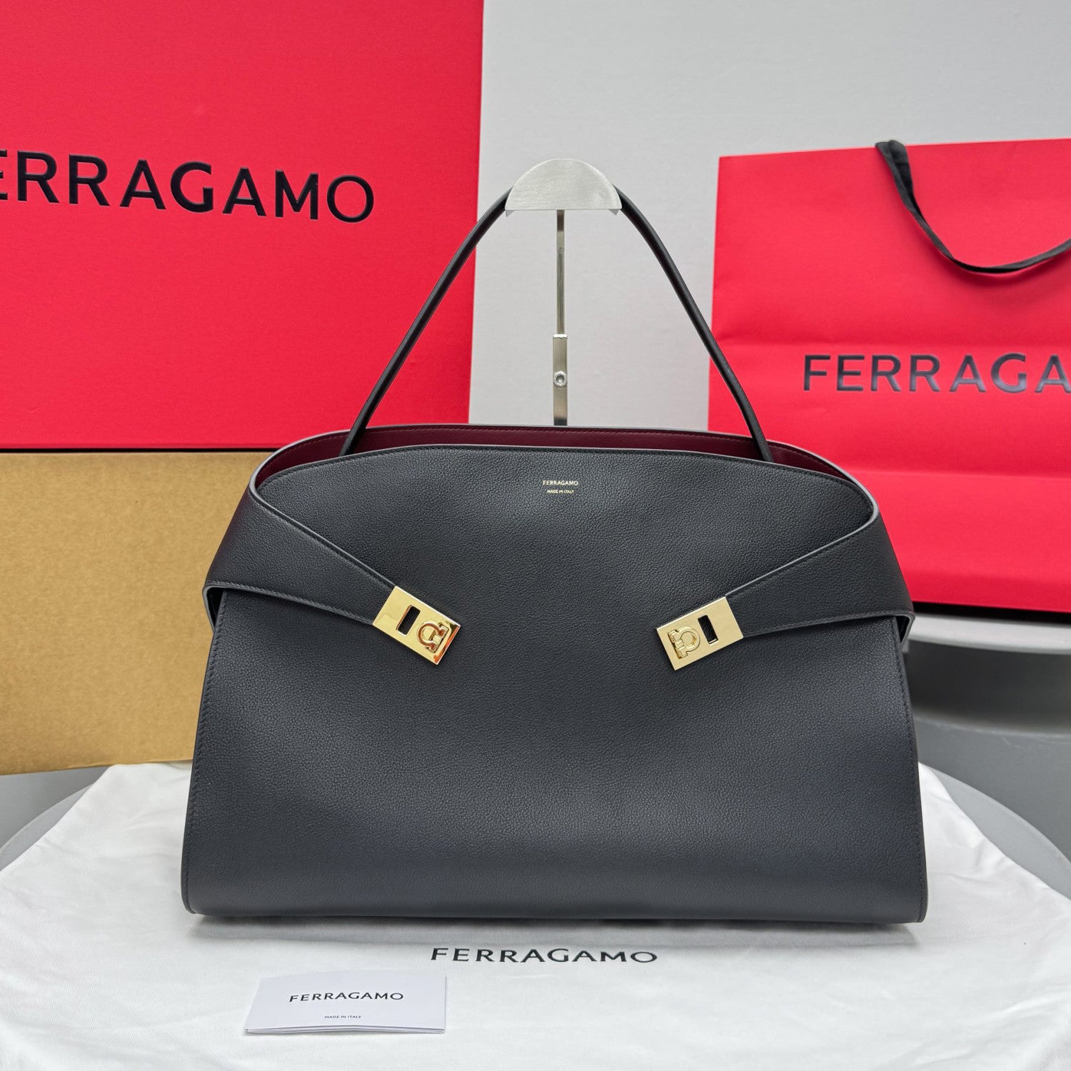 Ferragamo Hug Soft Women's Fashion Classic Leather Two Tone Shoulder Bag Tote Handbag Bag Bags #79436