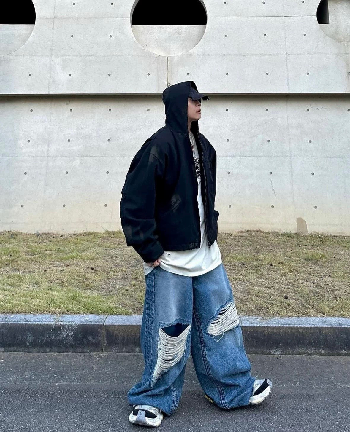 Vetements Men's Four Seasons Hole Blue Vintage Old Jeans Loose Straight Casual Wide Leg Pants Ngvp #9123