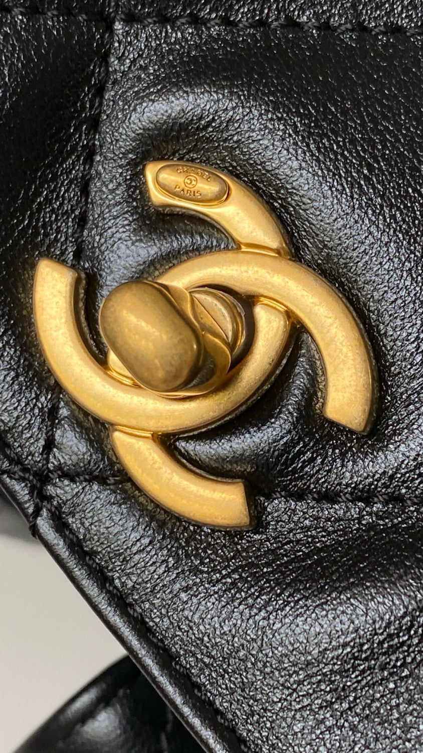 Chanel Supple Twins Women's Solid Color Diamond Pattern Gold Buckle Chain Glossy Cowhide Shoulder Crossbody Bag Bags #76371