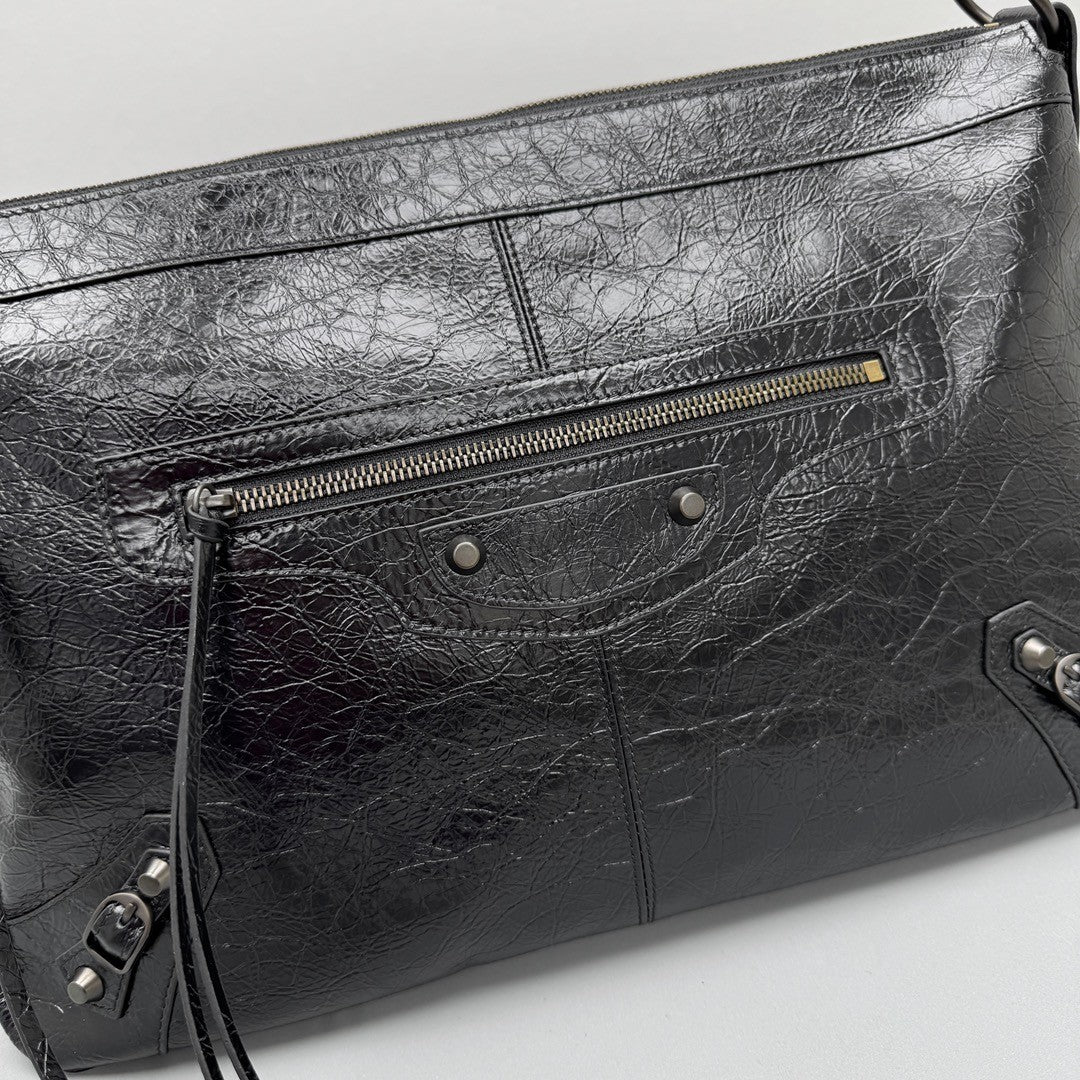 Balenciaga LE CITY MOTO Men's And Women's Fashion Solid Color Leather Zipper Closure Large Capacity Adjustable Shoulder Strap Biker Bag Travel Tote Shoulder Bag Bags 8461862ABEK1000 #79568
