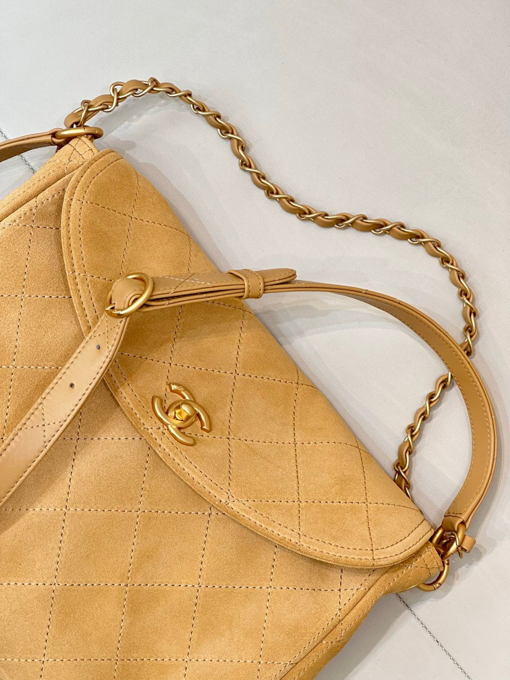 Chanel 26c Hobo Suede Diamond-quilted Shoulder Messenger Bag Khaki Fashionable Casual Bag With Gold Buckle Bags #82964A
