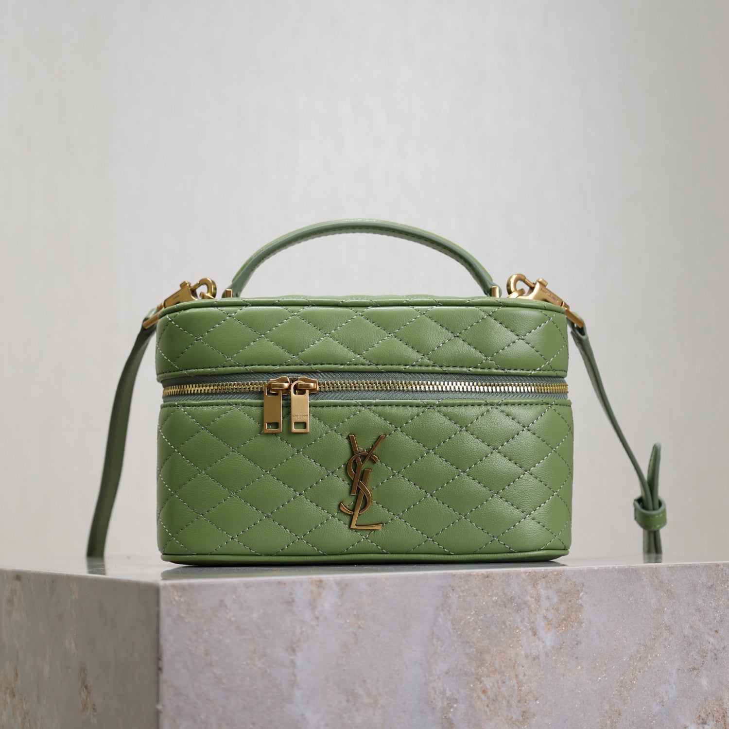 SAINT LAURENT GABY VANITY BAG Ladies Solid Color Detachable Adjustable Shoulder Strap Lambskin Shoulder Handbag Cosmetic Bag #76574