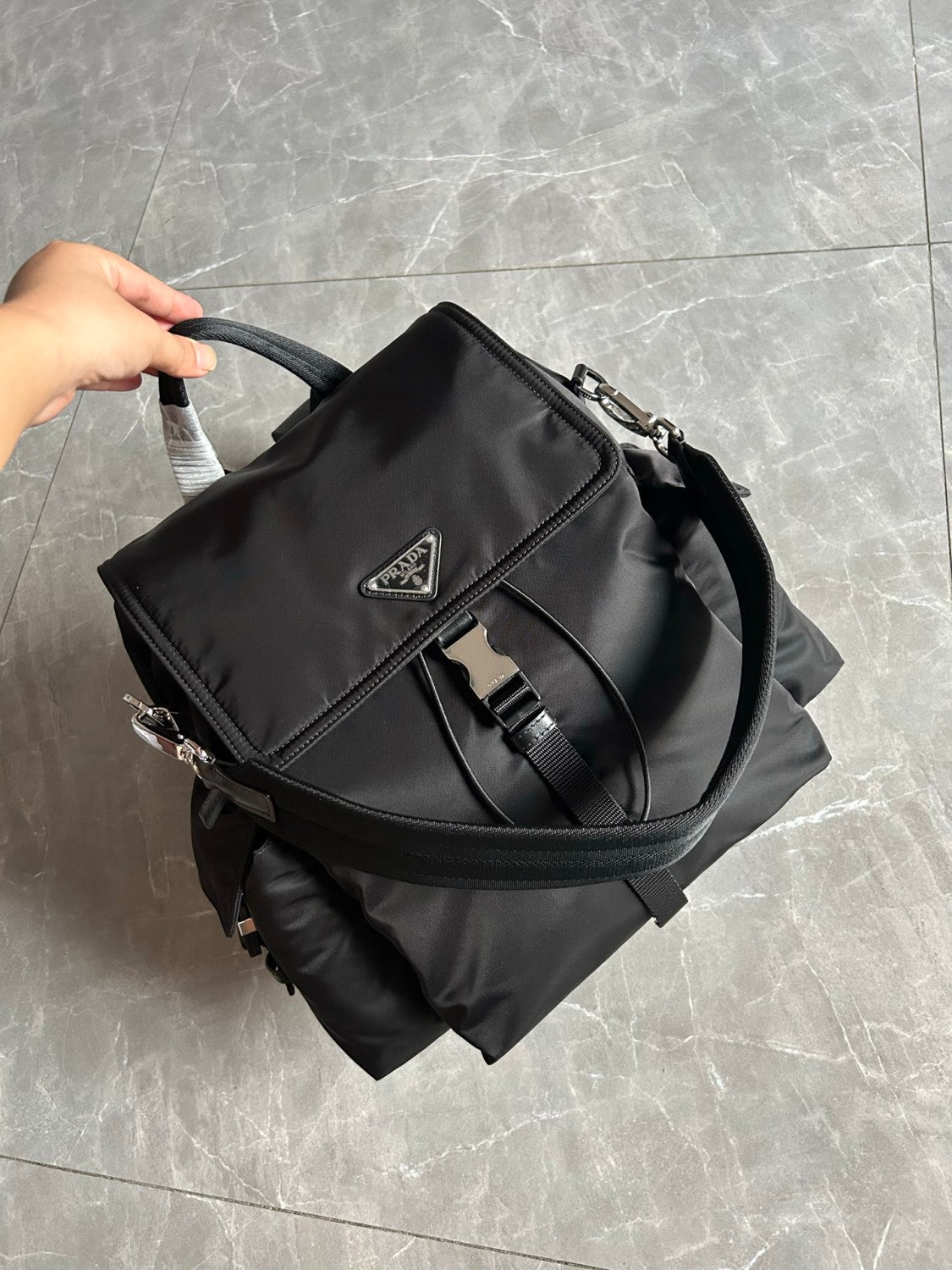 Prada Explore Re-nylon And Leather Backpack For Men - Black Fashionable Backpack. Casual Multi-pocket Bag 2vz118_2dw3_f0002_v_ooo #82291A