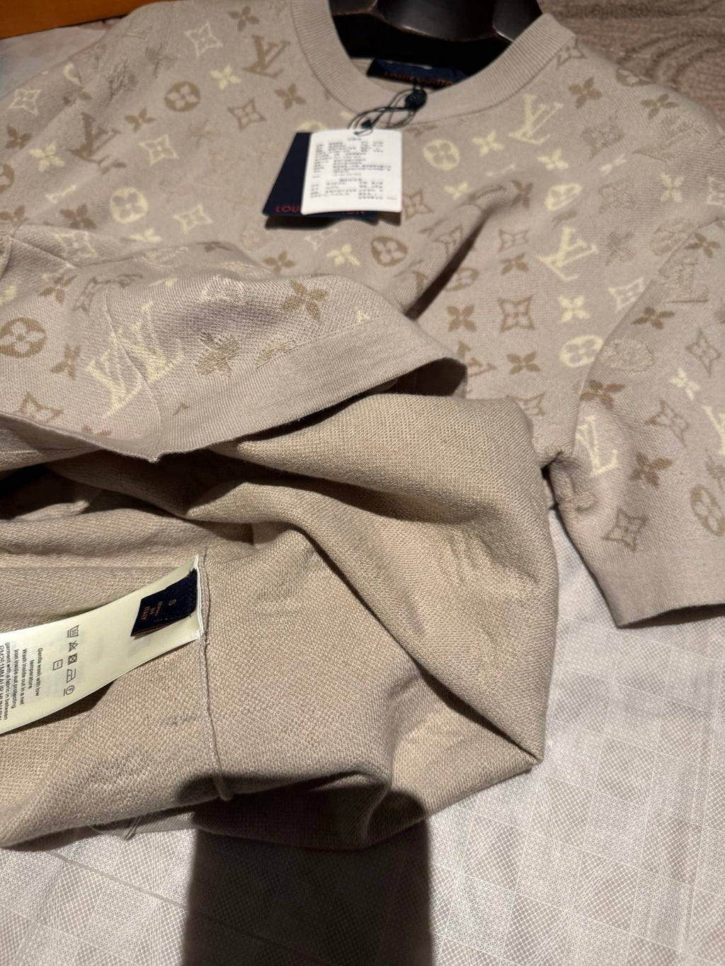 Louis Vuitton Monogram Short Sleeved Crewneck #334471