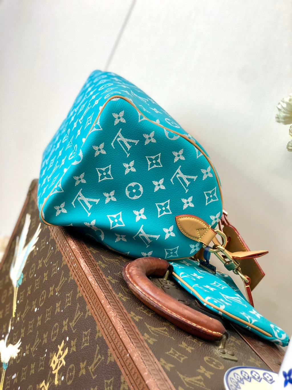Louis Vuitton Women's Fashion Classic Lake Blue Logo Zipper Closure Leather Shoulder Bag Handbags In Small Medium And Large Sizes Crossbody Bag Bags #78664