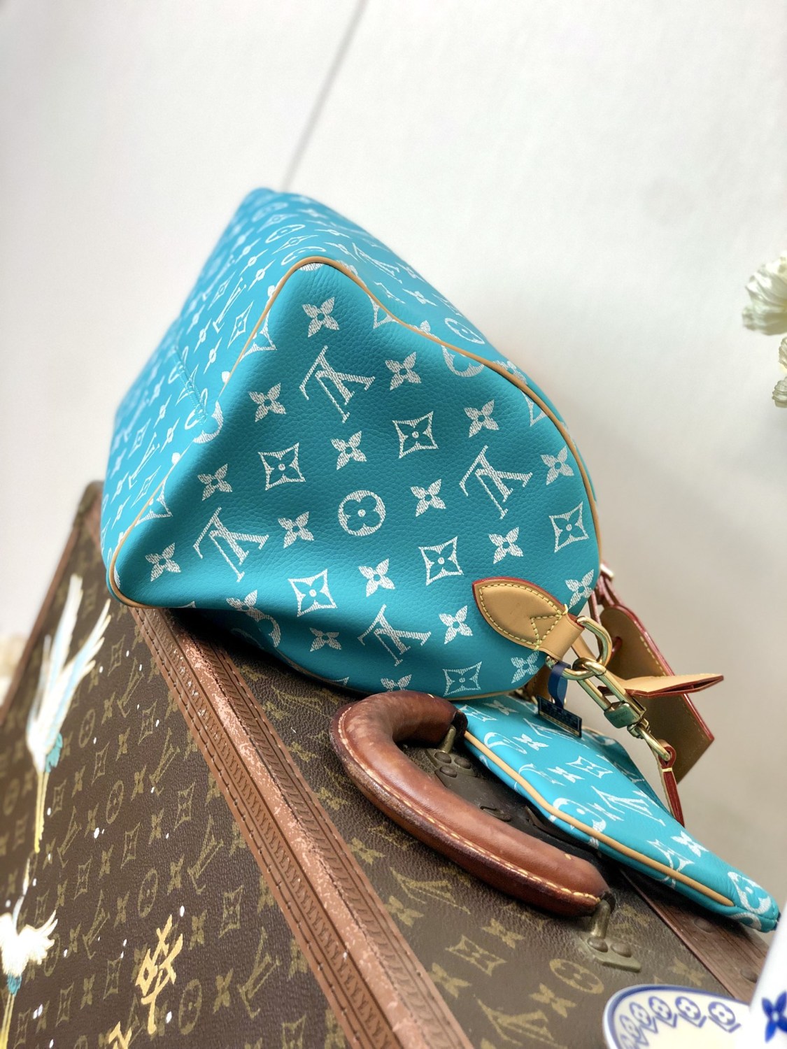 Louis Vuitton Women's Fashion Classic Lake Blue Logo Zipper Closure Leather Shoulder Bag Handbags In Small Medium And Large Sizes Crossbody Bag Bags #78664