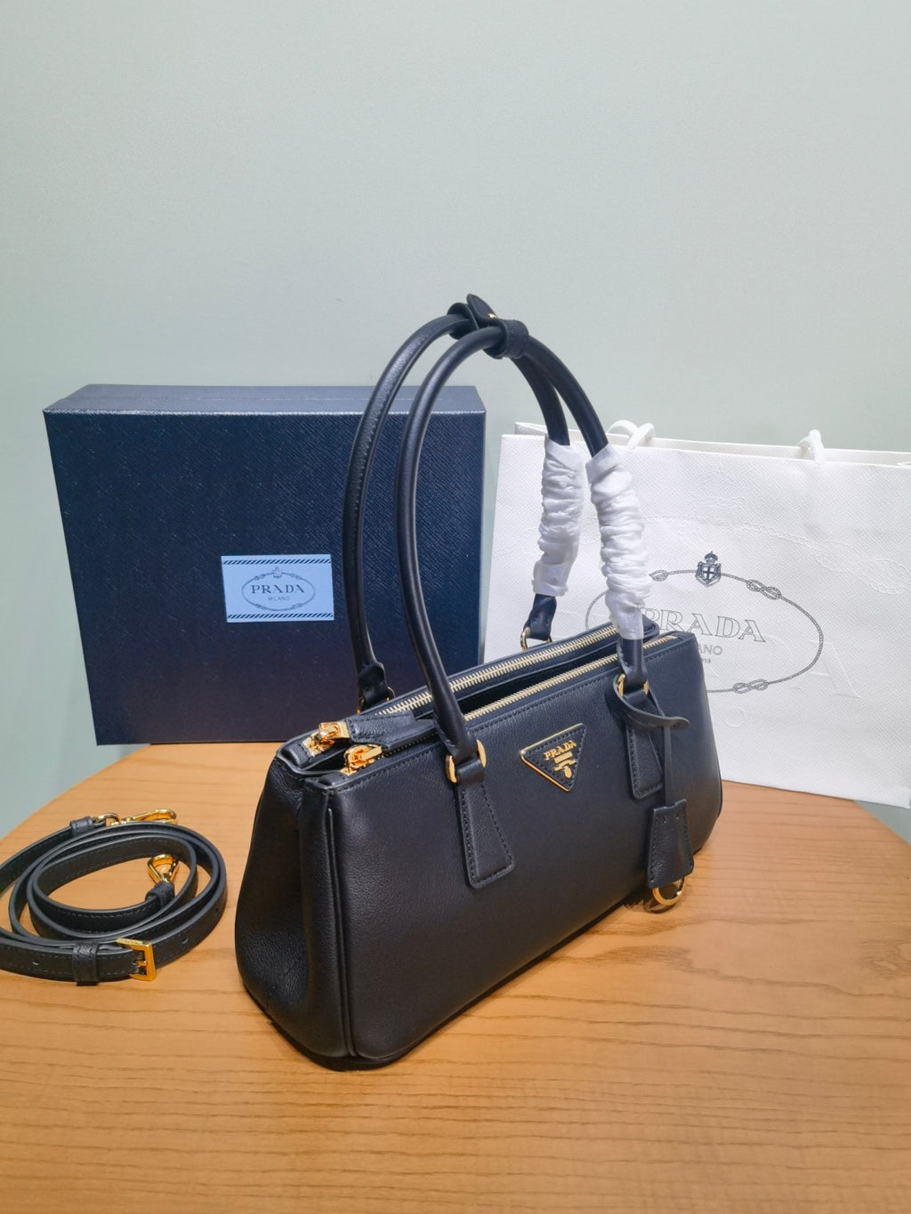 Prada Galleria Women's Classic Fashion Solid Color Metal Triangle Engraved Logo Calfskin Handbag Bags #78231