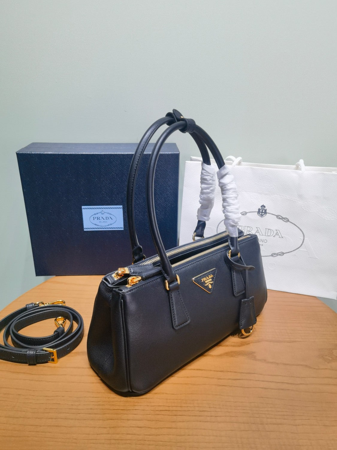 Prada Galleria Women's Classic Fashion Solid Color Metal Triangle Engraved Logo Calfskin Handbag Bags #78231