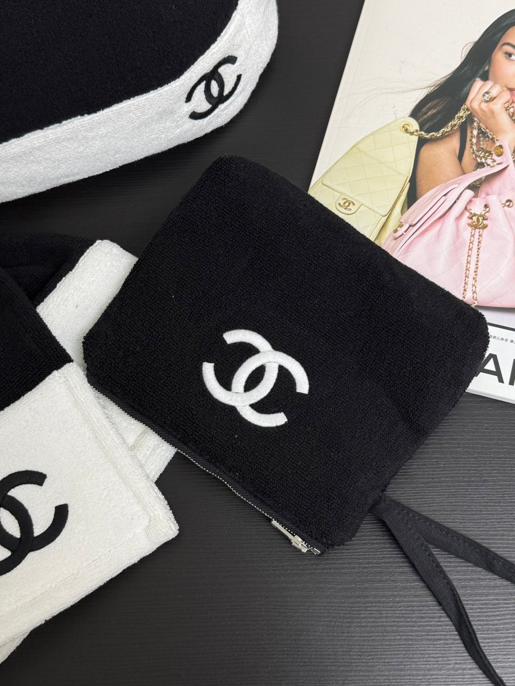 Chanel 2026 Beach Bag Set Classic Black And White Colorway Large Capacity (45 X 60 X 20 Cm) Mini Wallet (17 X 20 Cm) Beach Towel (170 X 103 Cm) Bags #196926