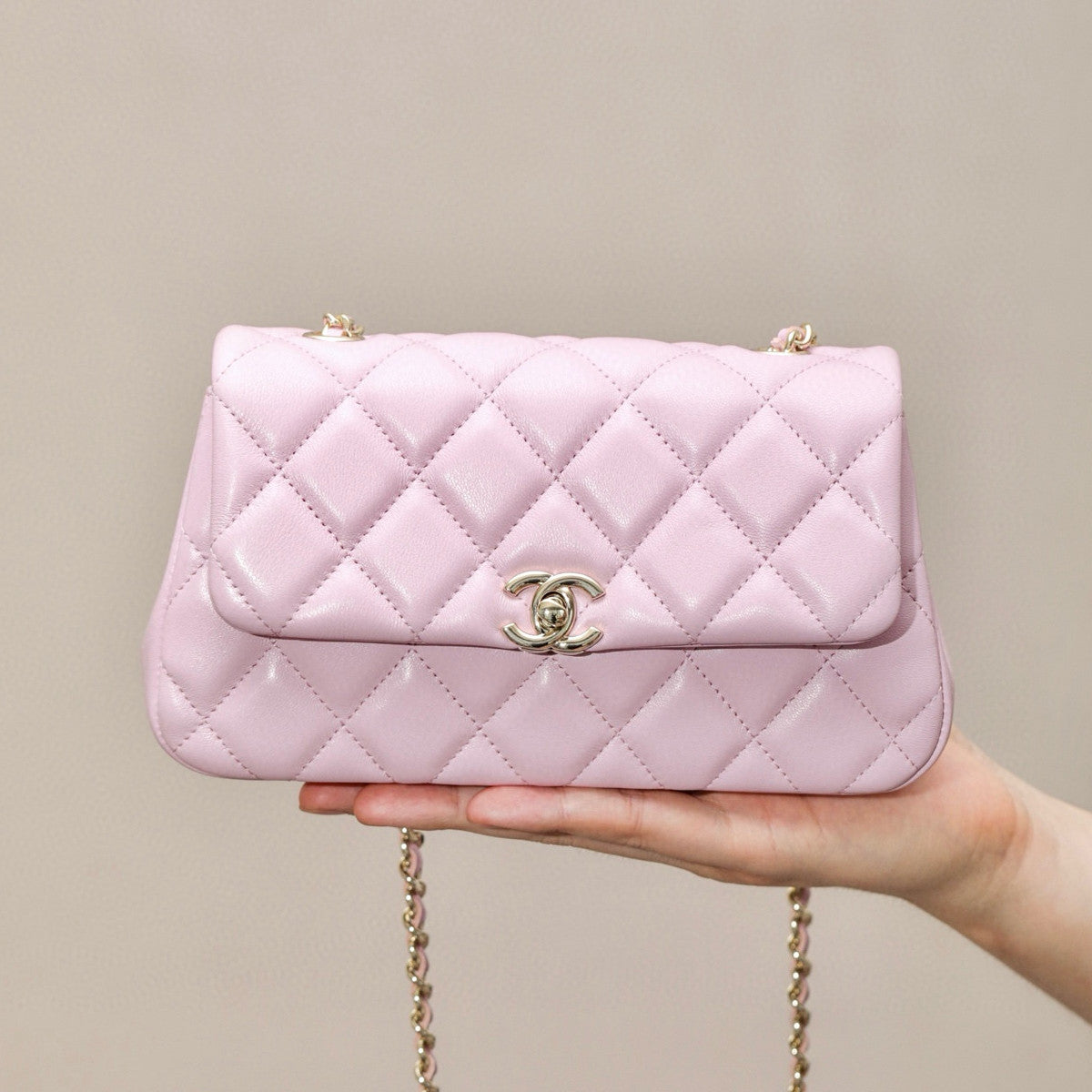 Chanel Women's Solid Color Diamond Pattern Sheepskin Chain Shoulder Strap Crossbody Bag Bags Metallic-colored Leather Tends To Fade Easily #77781