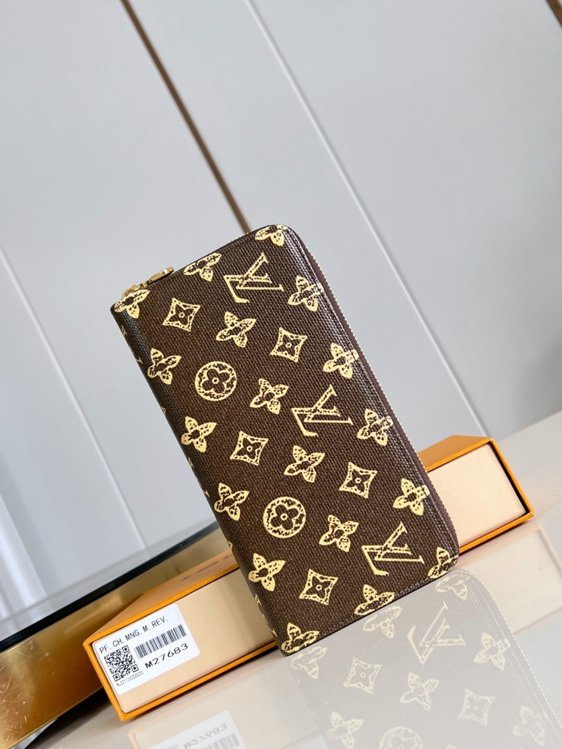 LOUIS VUITTON Zippy Wallet Monogram Canvas Wallets M27683 #377236
