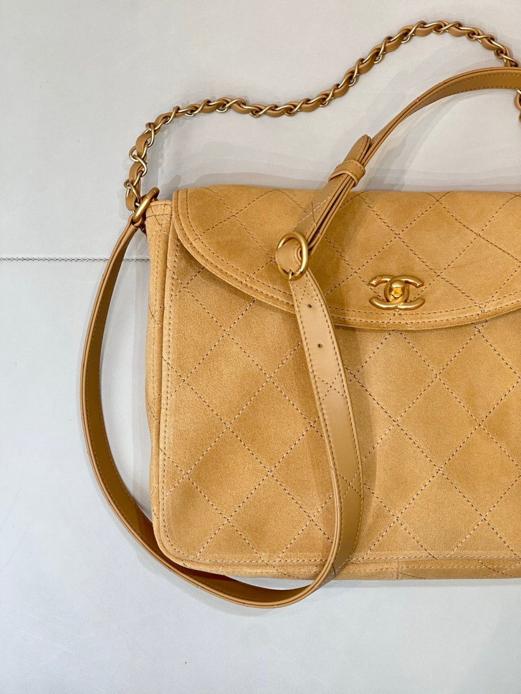 Chanel 26c Hobo Suede Diamond-quilted Shoulder Messenger Bag Khaki Fashionable Casual Bag With Gold Buckle Bags #82964A