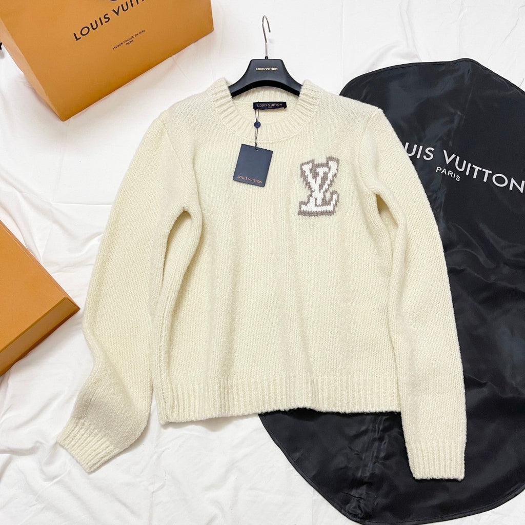 Louis Vuitton Women's Spring and Autumn Solid Color Letter Applique Crew Neck Knitted Sweater #74948