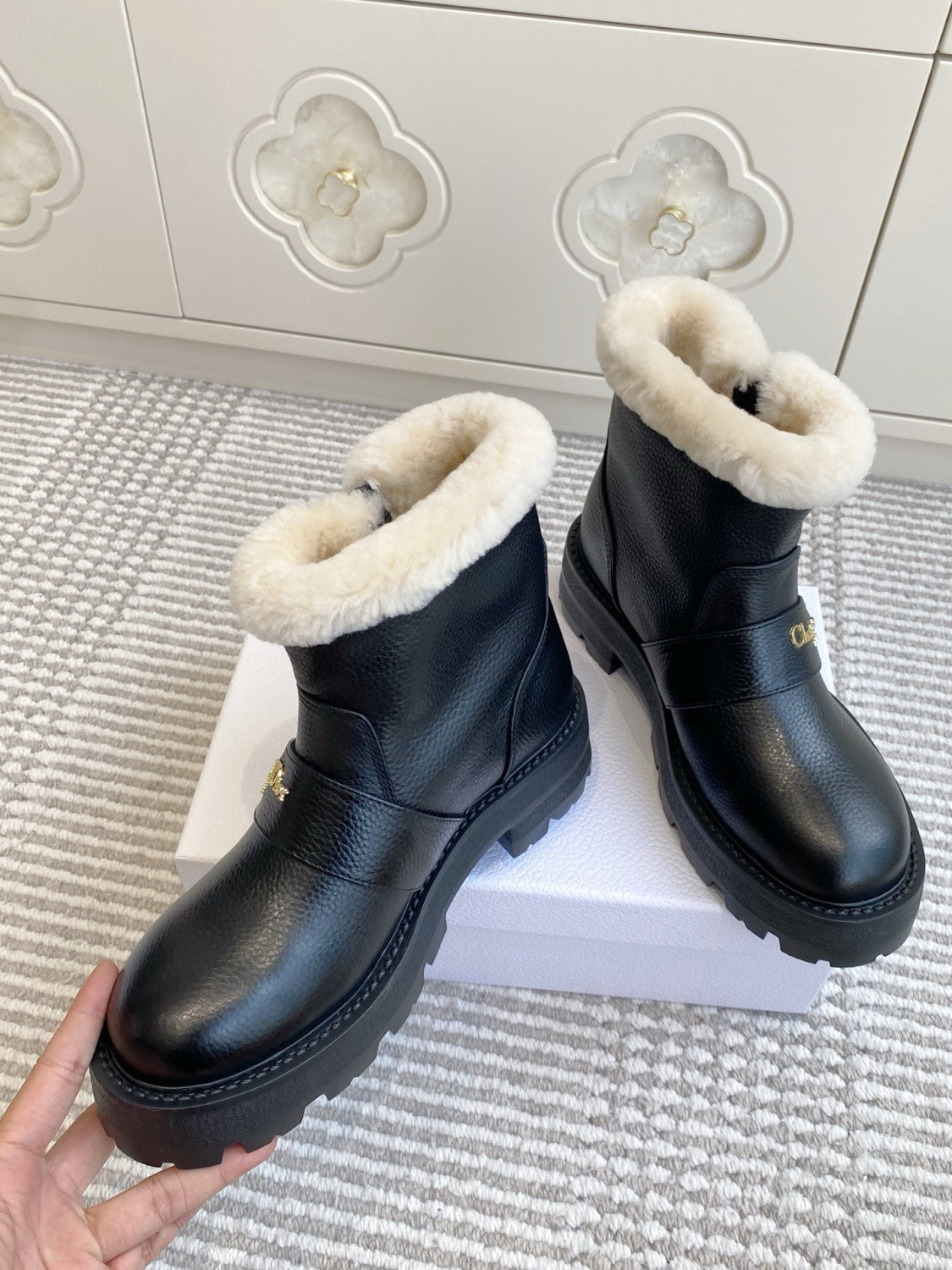 DIOR DiorAlps D-Quest Ankle Boot Black Grained Calfskin White Lambskin Shearling #335893
