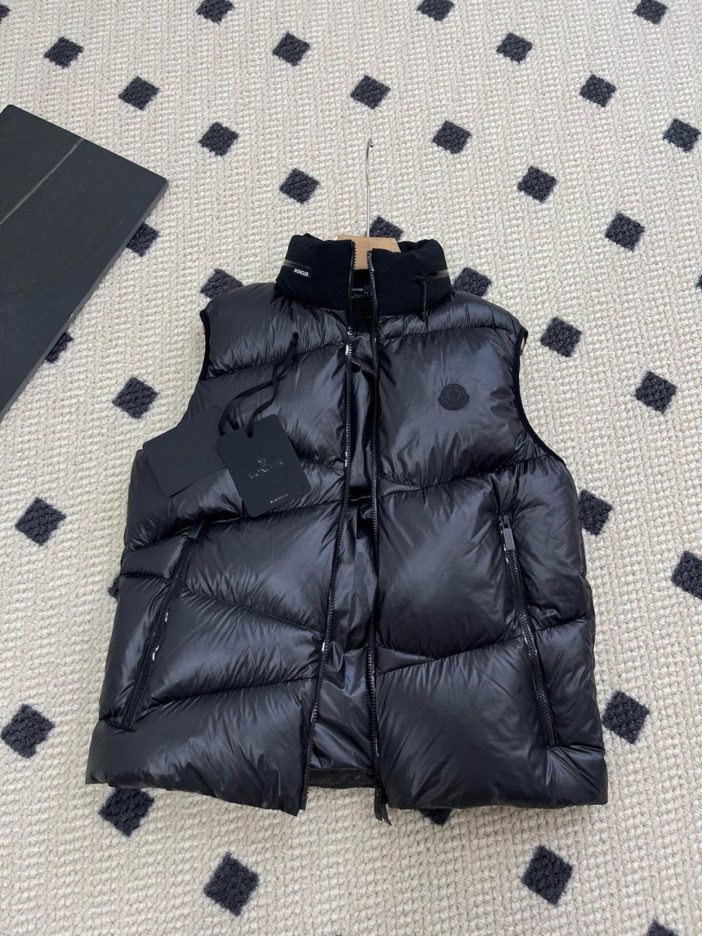 Moncler Men's Autumn and Winter Solid Color Zipper Standing Collar Puffer Down Vest #73659