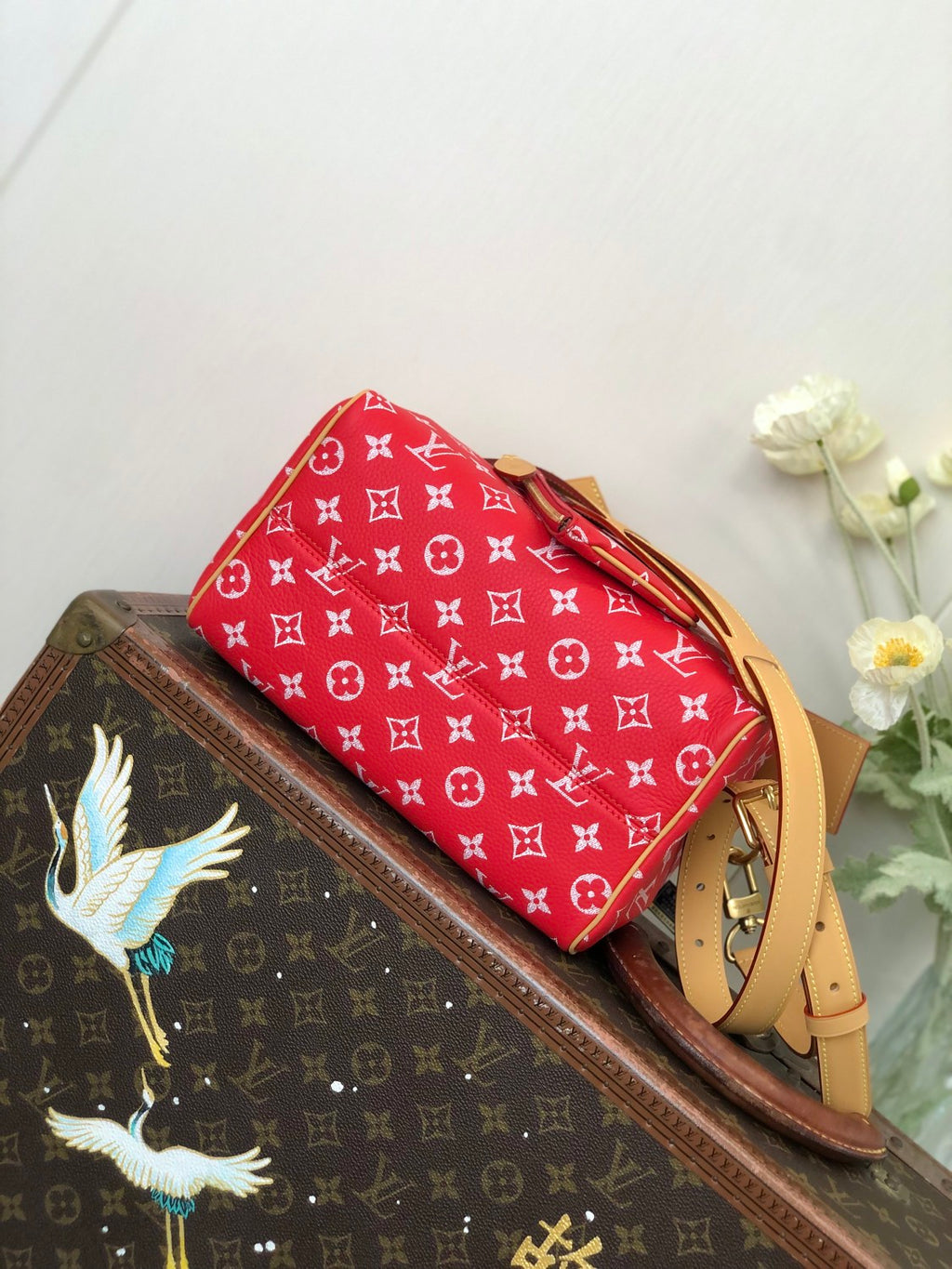 Louis Vuitton Women's Fashion Classic Red Logo Zipper Closure Leather Shoulder Bag Handbags In Small Medium And Large Sizes Crossbody Bag Bags #78658