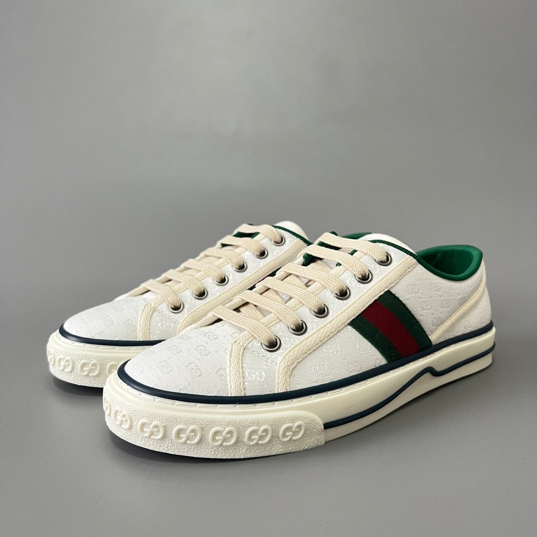 GUCCI Women's Gucci Tennis 1977 Sneaker in Beige Ebony Original GG Canvas #379374