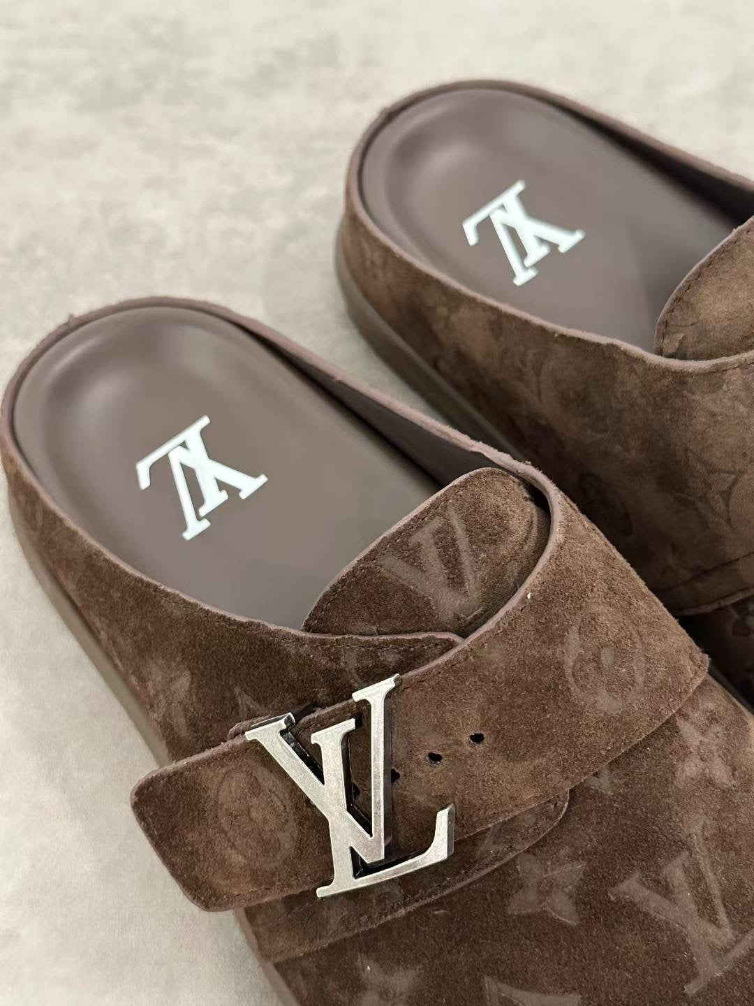 LOUIS VUITTON LV Easy Mule #386980