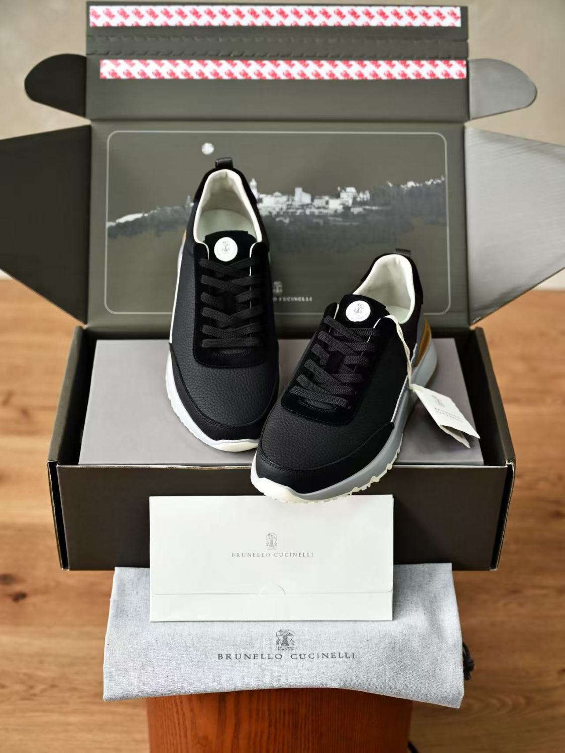 Brunello Cucinelli Men's Leather Sneakers #387382
