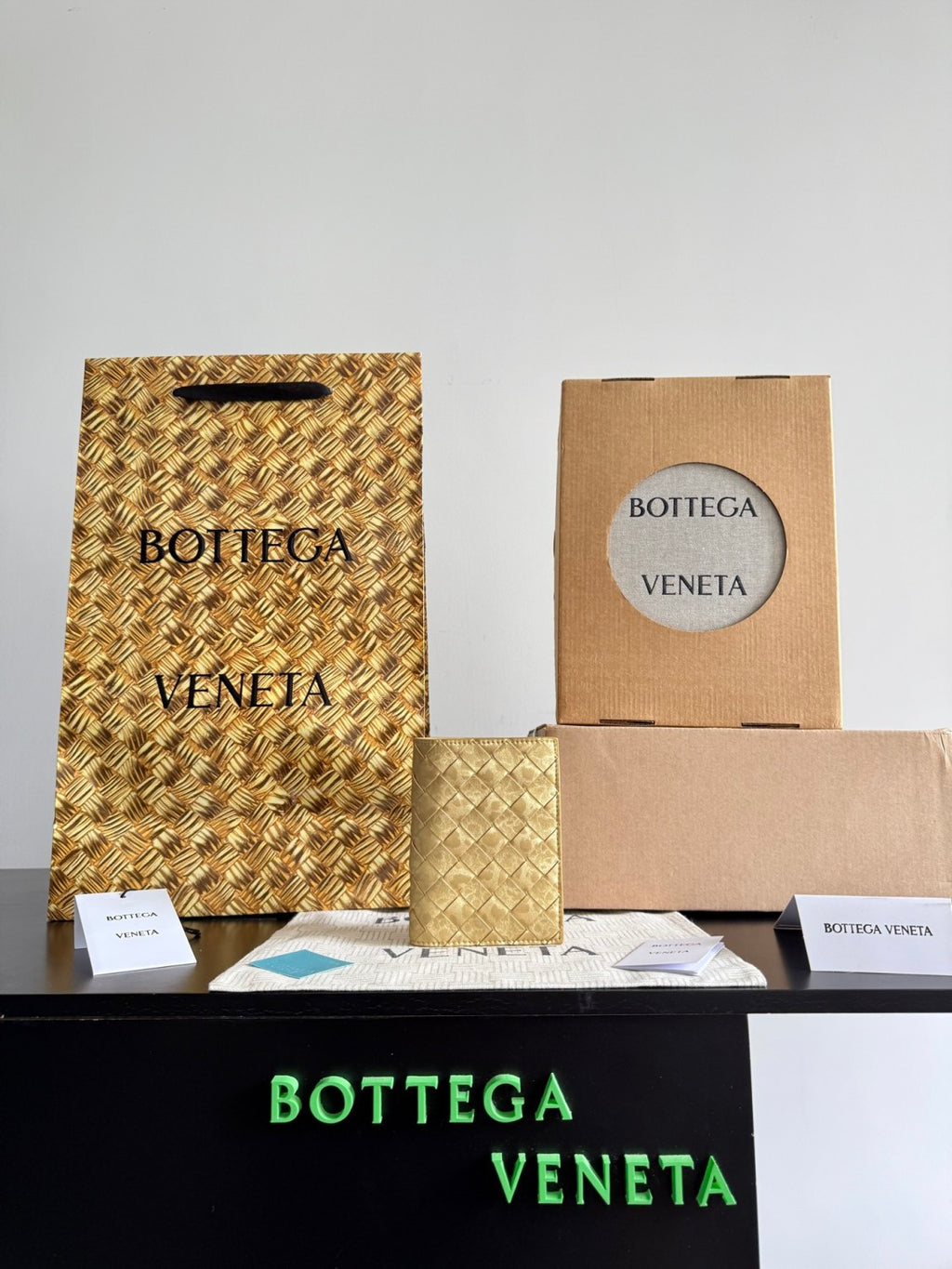 Bottega Veneta 26SS New Woven Folding Style Passport Clip Wallet Bag # 195273