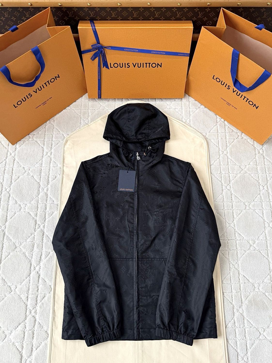 Louis Vuitton Men's Spring and Autumn Solid Color Logo Pattern Full Print Zipper Hooded Long Sleeve Jacket #76377